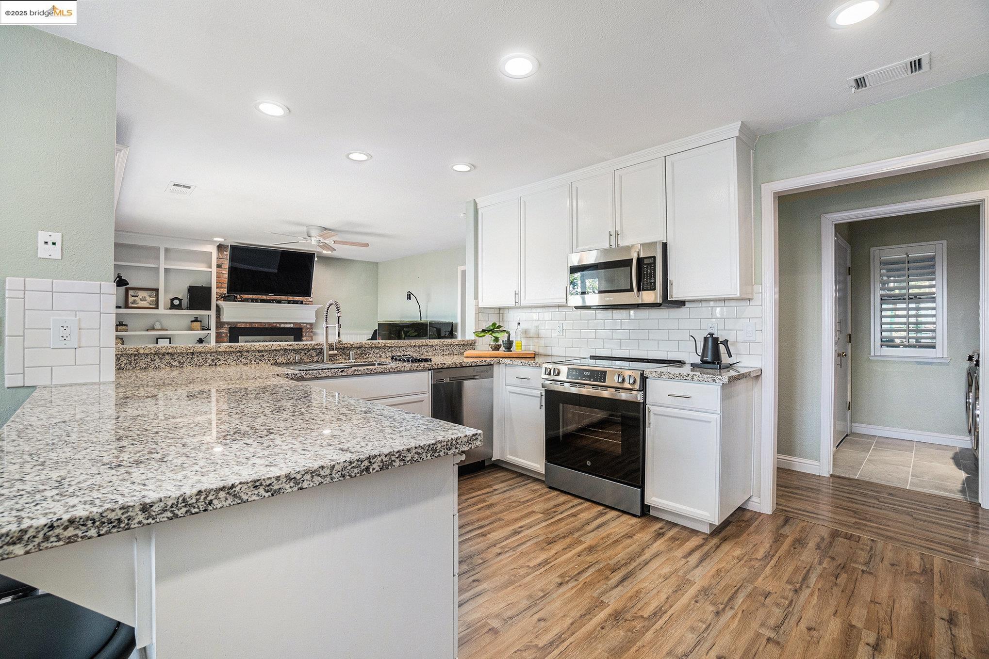 Detail Gallery Image 16 of 53 For 3336 Fontana Pl, Antioch,  CA 94509 - 4 Beds | 2/1 Baths