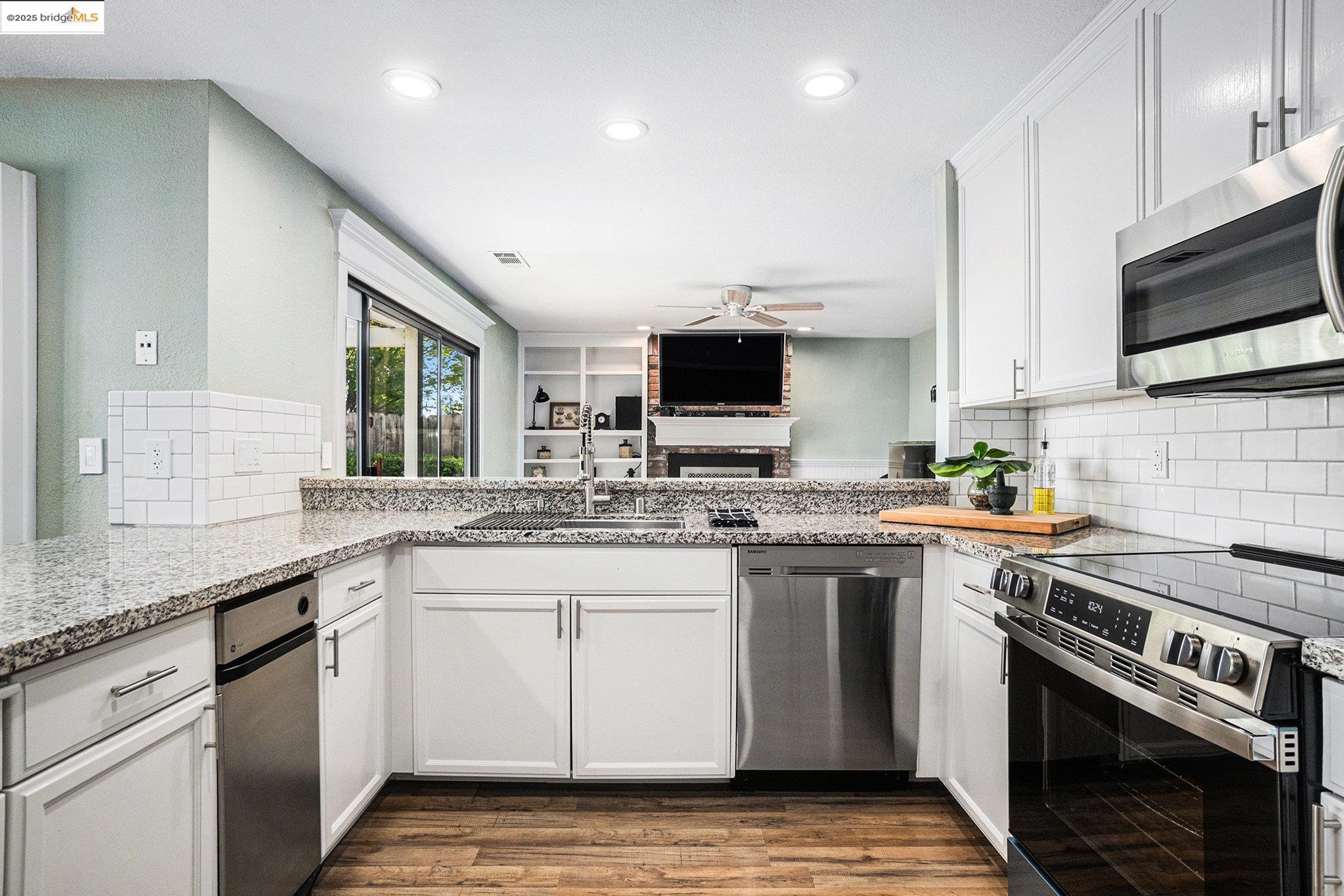 Detail Gallery Image 17 of 53 For 3336 Fontana Pl, Antioch,  CA 94509 - 4 Beds | 2/1 Baths