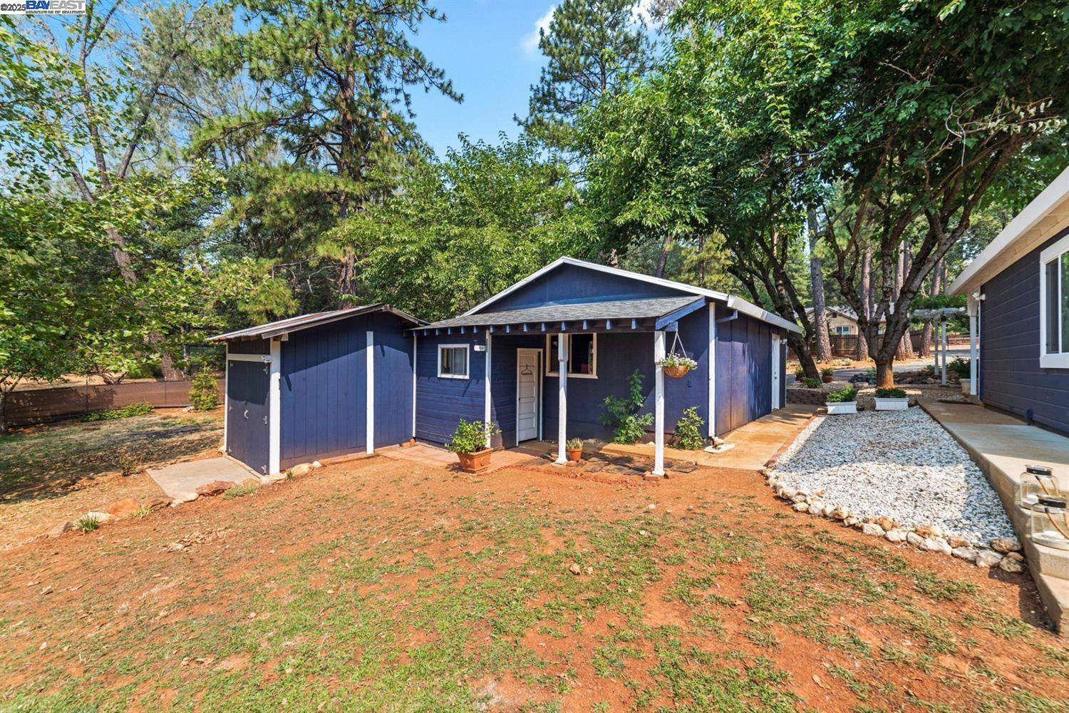 Detail Gallery Image 4 of 60 For 20140 Redwood Dr, Foresthill,  CA 95631 - 3 Beds | 2 Baths