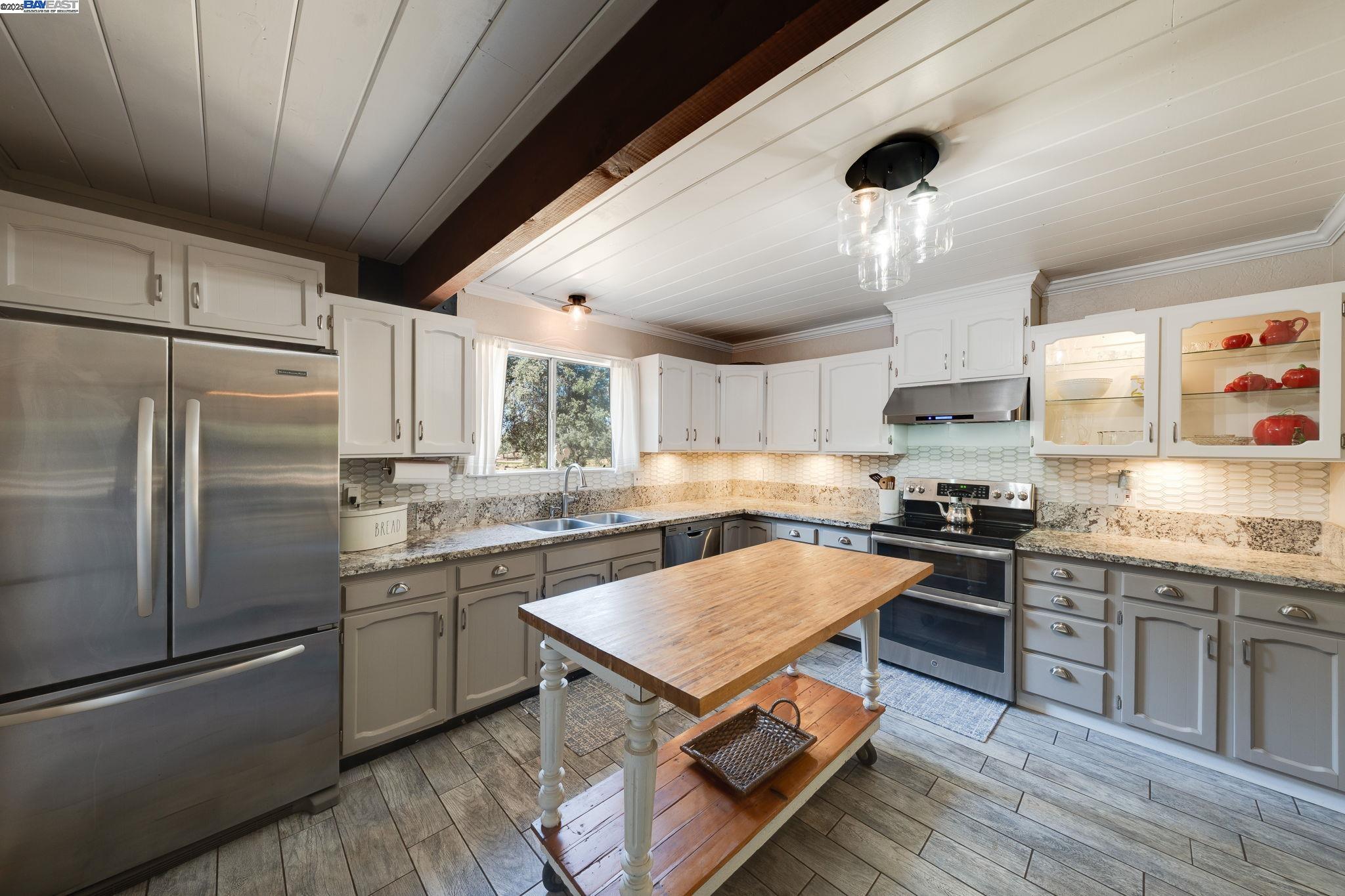 Detail Gallery Image 34 of 60 For 20140 Redwood Dr, Foresthill,  CA 95631 - 3 Beds | 2 Baths