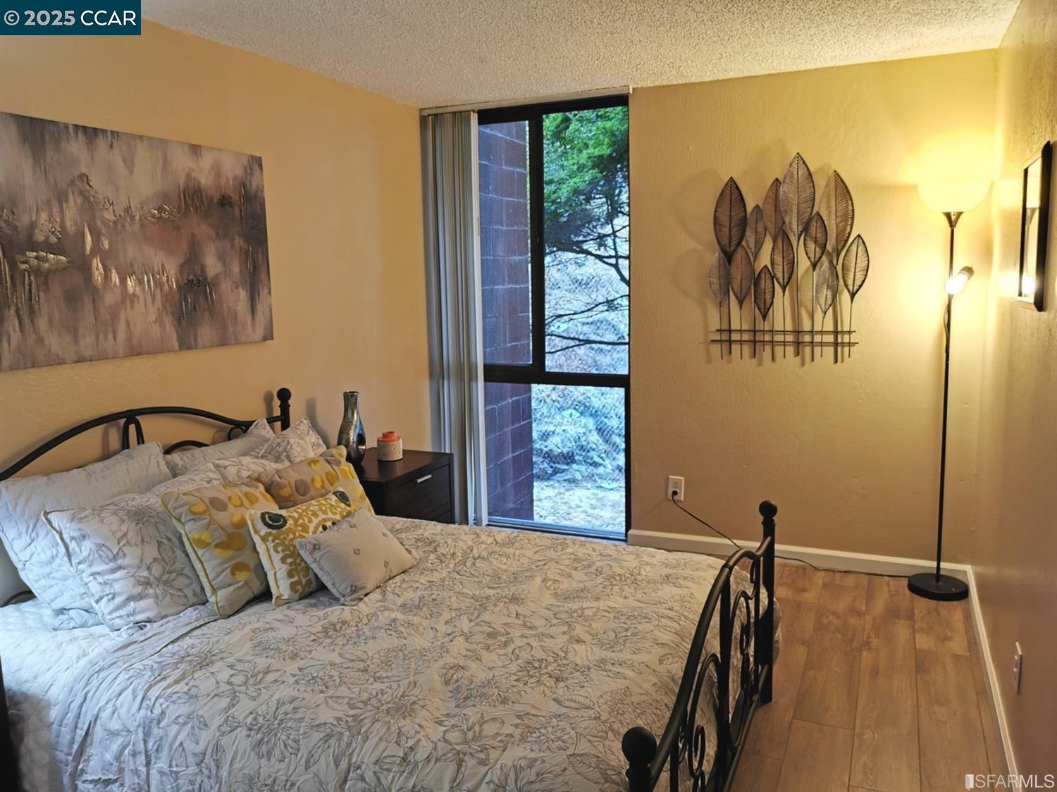 555 Pierce St # 328, Albany, California 94706, 2 Bedrooms Bedrooms, 5 Rooms Rooms,2 BathroomsBathrooms,Residential Lease,For Rent,555 Pierce St # 328,41099074