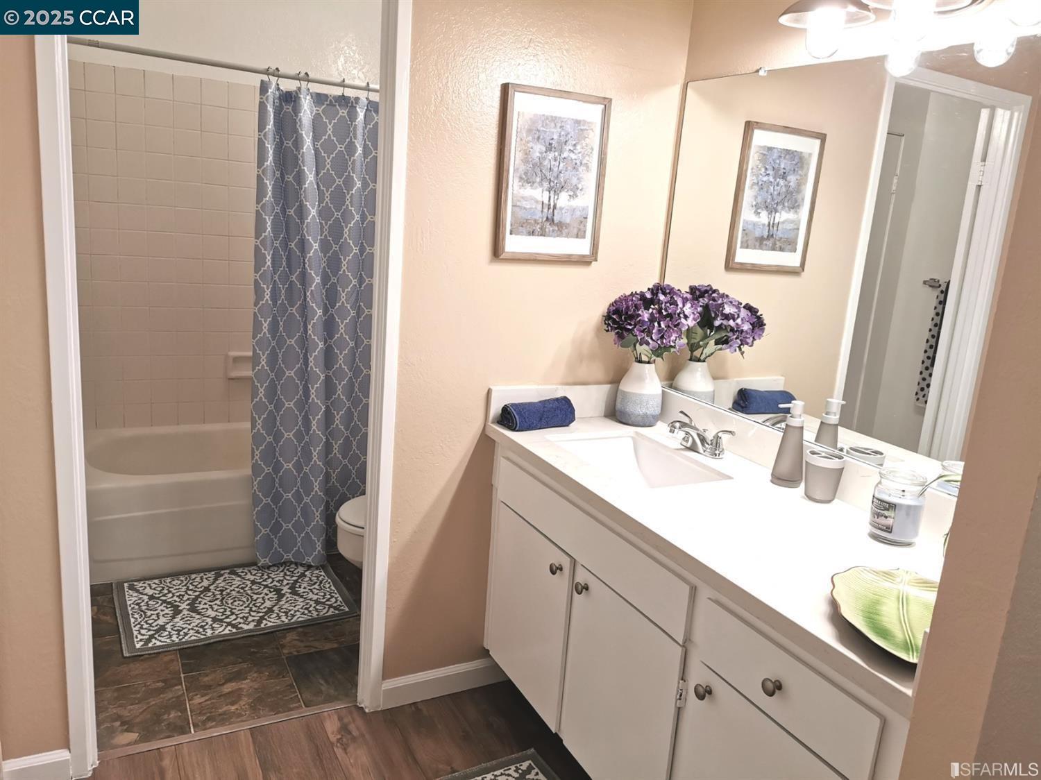 555 Pierce St # 328, Albany, California 94706, 2 Bedrooms Bedrooms, 5 Rooms Rooms,2 BathroomsBathrooms,Residential Lease,For Rent,555 Pierce St # 328,41099074