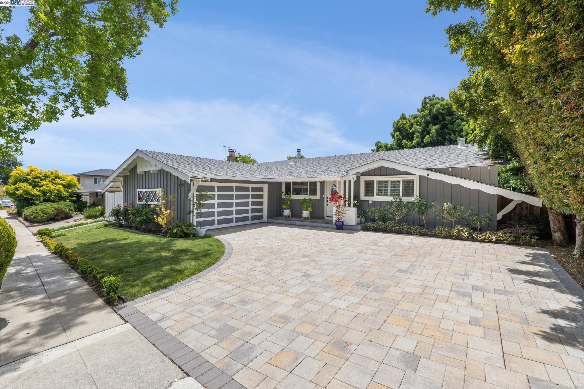 Detail Gallery Image 1 of 1 For 30113 Treeview St, Hayward,  CA 94544 - 3 Beds | 2 Baths