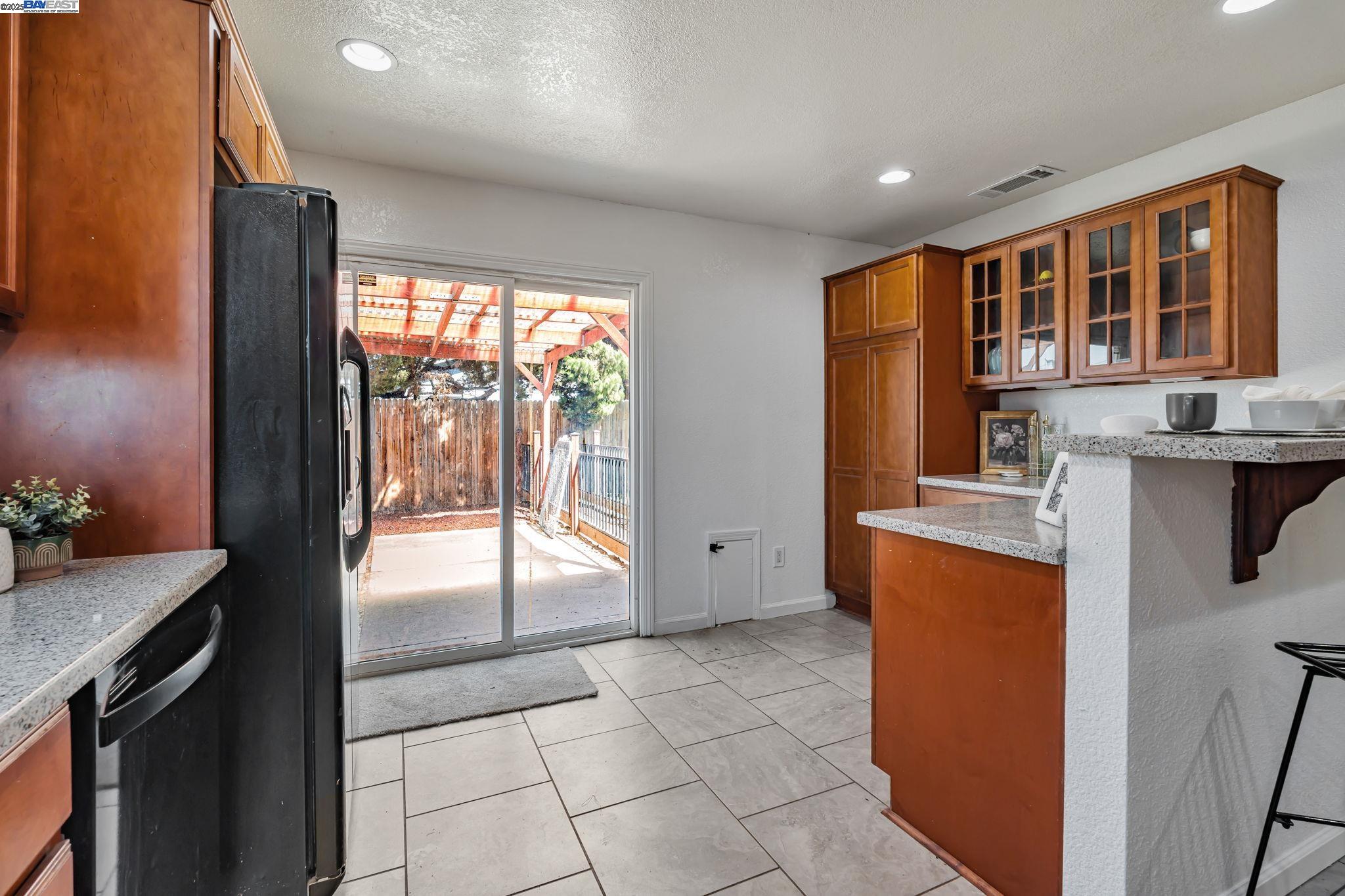 Detail Gallery Image 17 of 24 For 604 Helen Ct, Manteca,  CA 95336 - 3 Beds | 1 Baths