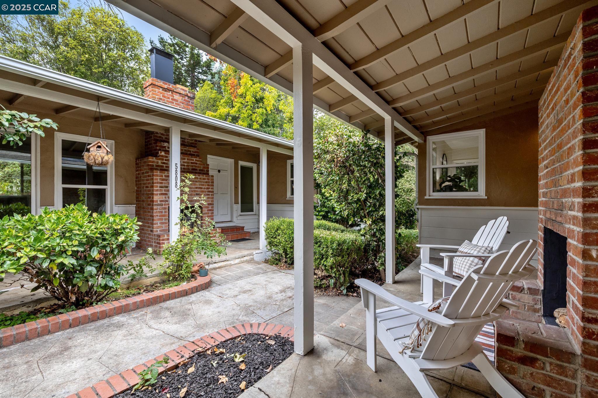 Detail Gallery Image 12 of 55 For 5810 Estates Dr, Oakland,  CA 94611 - 3 Beds | 1 Baths