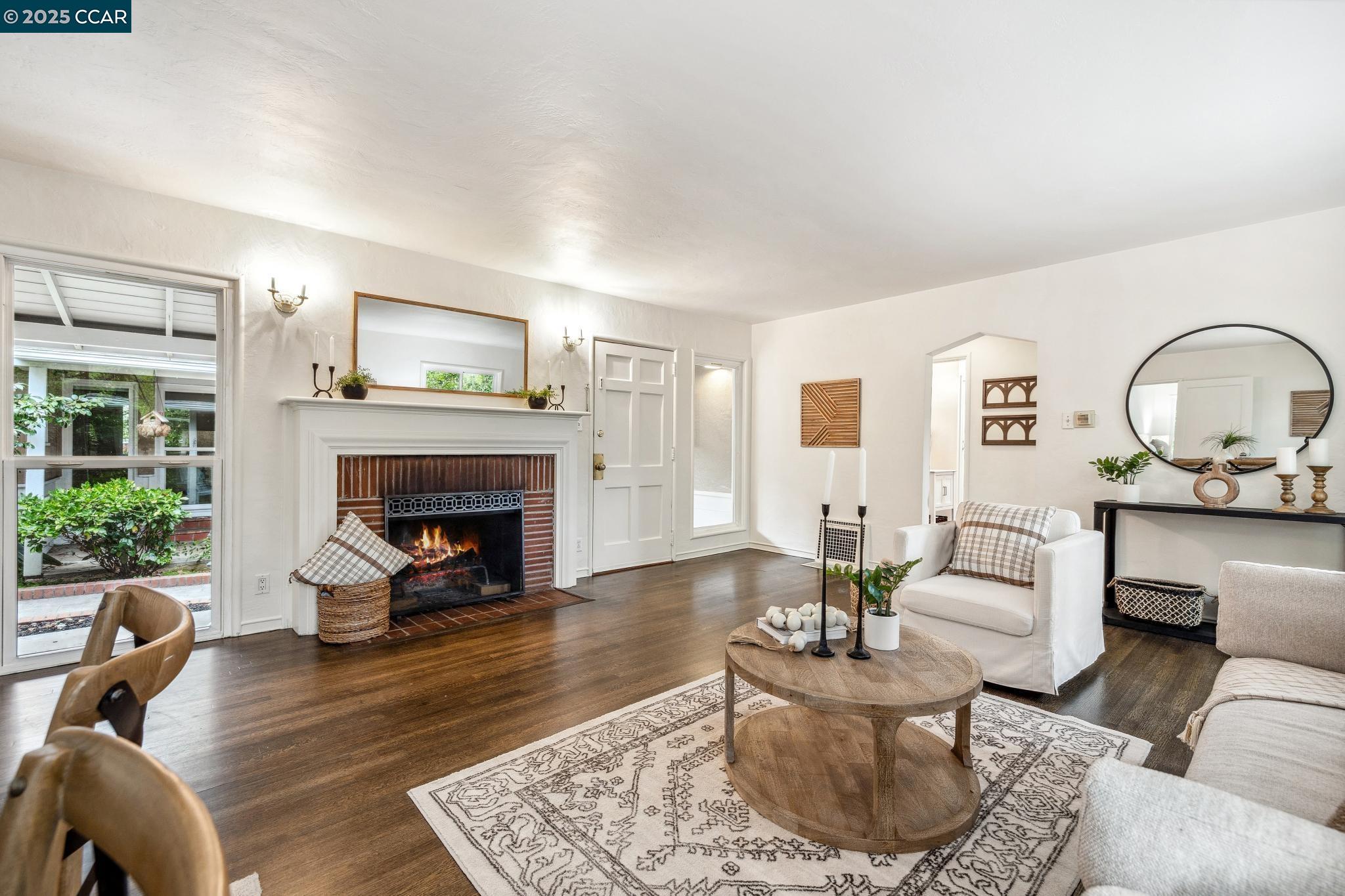 Detail Gallery Image 22 of 55 For 5810 Estates Dr, Oakland,  CA 94611 - 3 Beds | 1 Baths