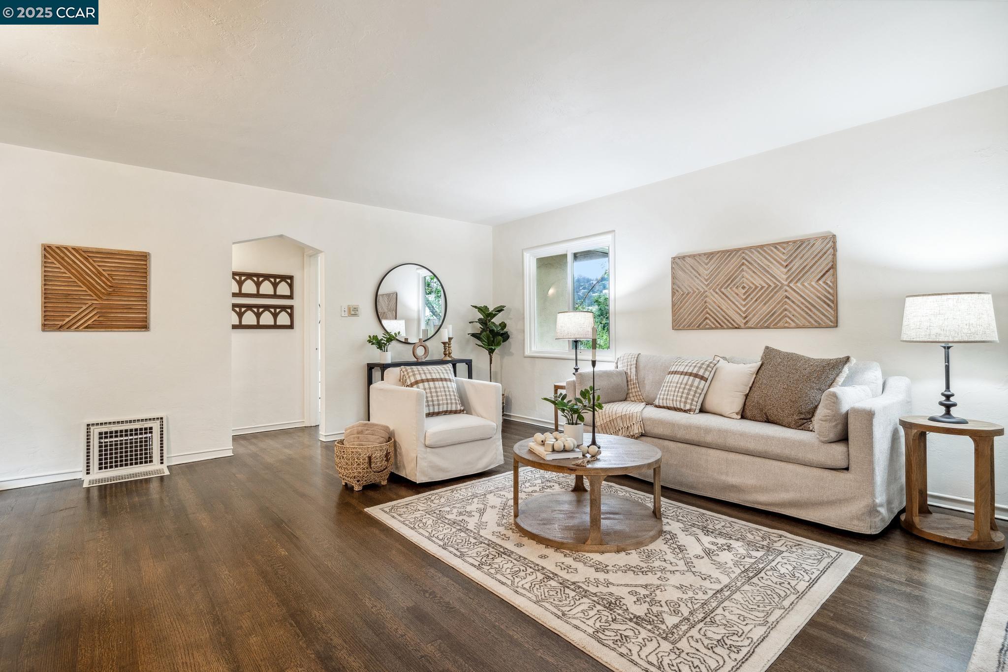 Detail Gallery Image 23 of 55 For 5810 Estates Dr, Oakland,  CA 94611 - 3 Beds | 1 Baths