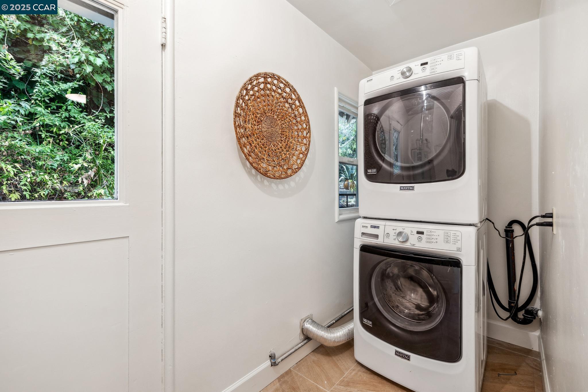 Detail Gallery Image 36 of 55 For 5810 Estates Dr, Oakland,  CA 94611 - 3 Beds | 1 Baths