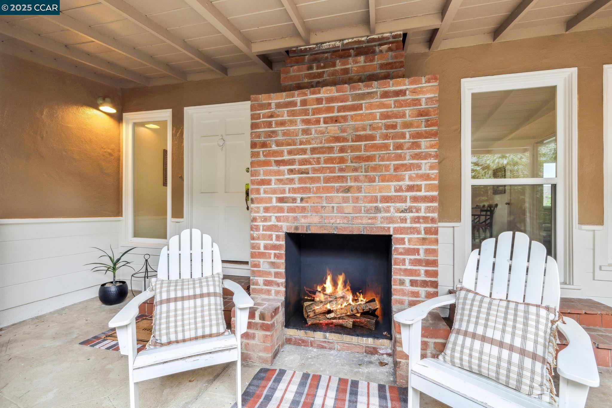Detail Gallery Image 7 of 55 For 5810 Estates Dr, Oakland,  CA 94611 - 3 Beds | 1 Baths
