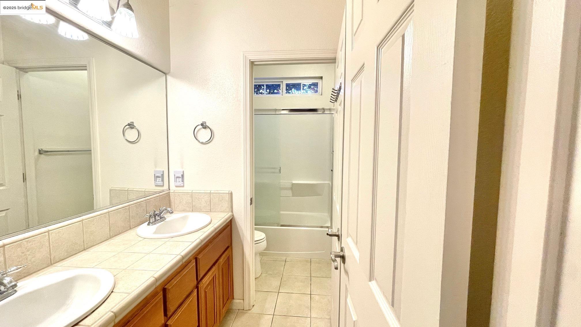 Detail Gallery Image 12 of 14 For 3069 Nicoletta Lane, Stockton,  CA 95212-3145 - 3 Beds | 2/1 Baths