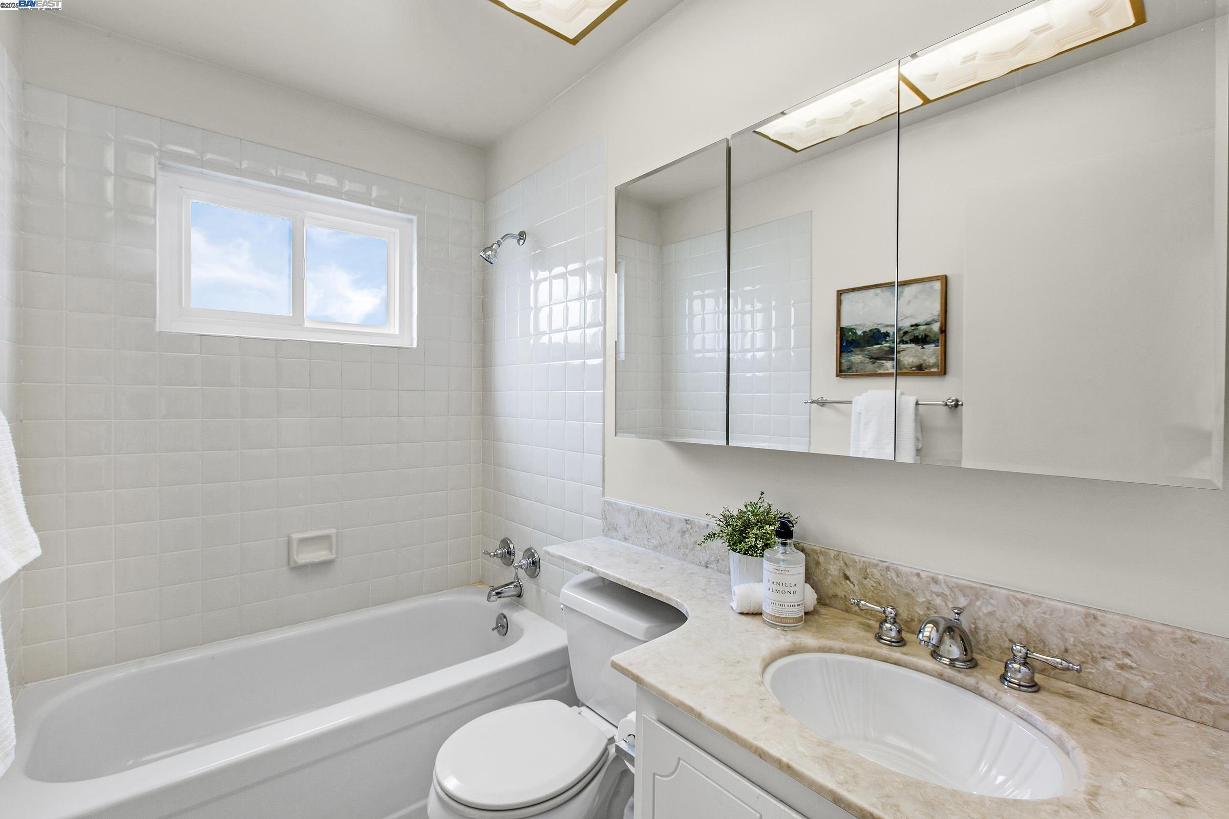 5423 Buchanan Plc, Fremont, California 94538, 4 Bedrooms Bedrooms, 7 Rooms Rooms,2 BathroomsBathrooms,Residential,For Sale,5423 Buchanan Plc,41099101