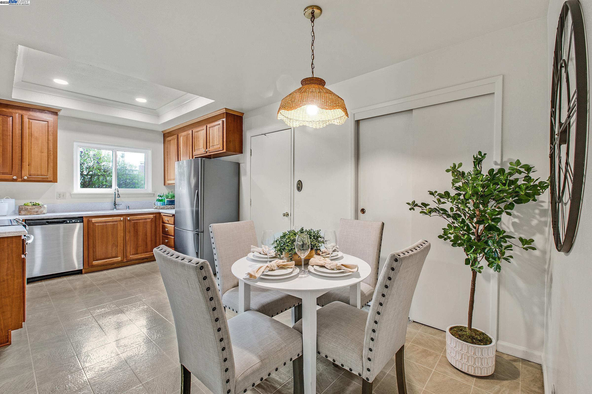 5423 Buchanan Plc, Fremont, California 94538, 4 Bedrooms Bedrooms, 7 Rooms Rooms,2 BathroomsBathrooms,Residential,For Sale,5423 Buchanan Plc,41099101
