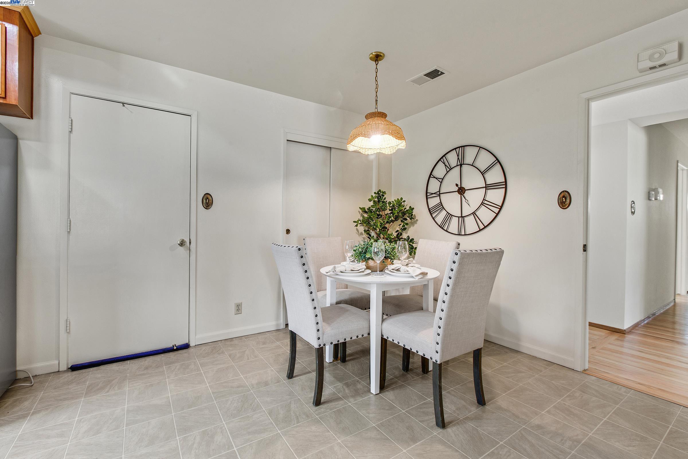 5423 Buchanan Plc, Fremont, California 94538, 4 Bedrooms Bedrooms, 7 Rooms Rooms,2 BathroomsBathrooms,Residential,For Sale,5423 Buchanan Plc,41099101