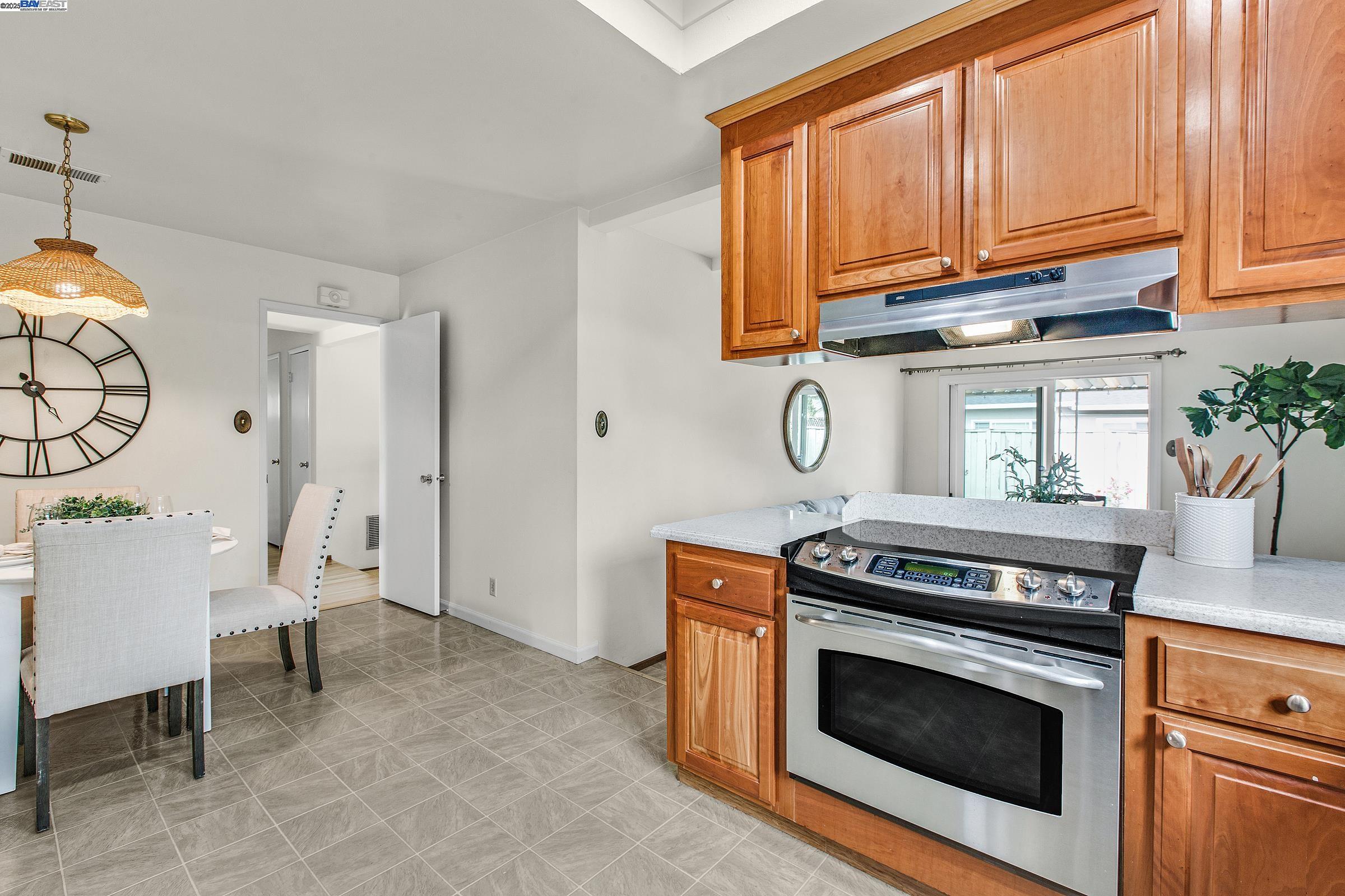 5423 Buchanan Plc, Fremont, California 94538, 4 Bedrooms Bedrooms, 7 Rooms Rooms,2 BathroomsBathrooms,Residential,For Sale,5423 Buchanan Plc,41099101