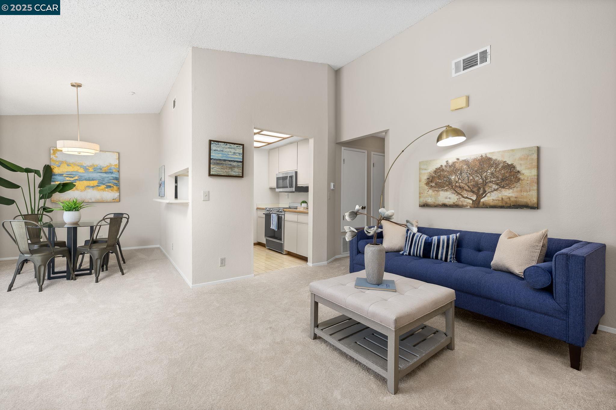 Photo #2: 41099112 Listing 