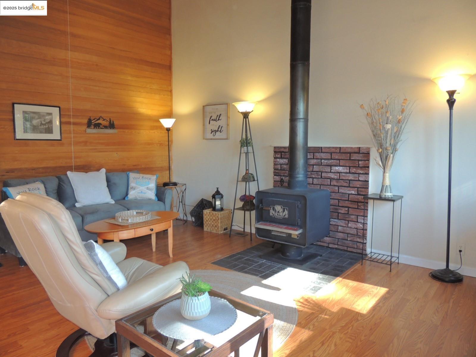 Detail Gallery Image 12 of 57 For 13025 Gamble St, Groveland,  CA 95321 - 3 Beds | 1/1 Baths