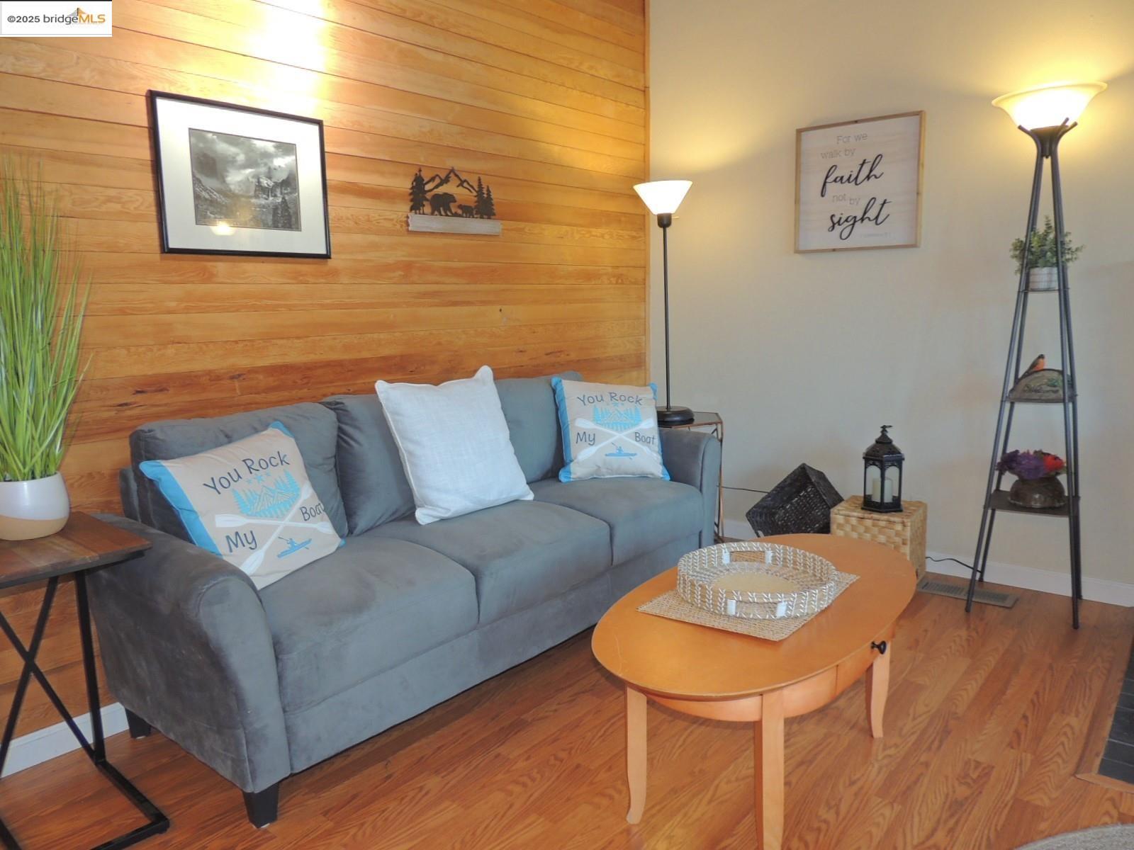 Detail Gallery Image 13 of 57 For 13025 Gamble St, Groveland,  CA 95321 - 3 Beds | 1/1 Baths