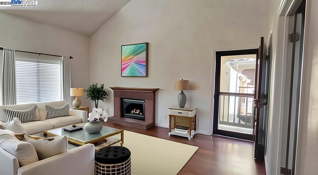 Detail Gallery Image 2 of 14 For 14161 Seagate Dr, San Leandro,  CA 94577 - 2 Beds | 2 Baths