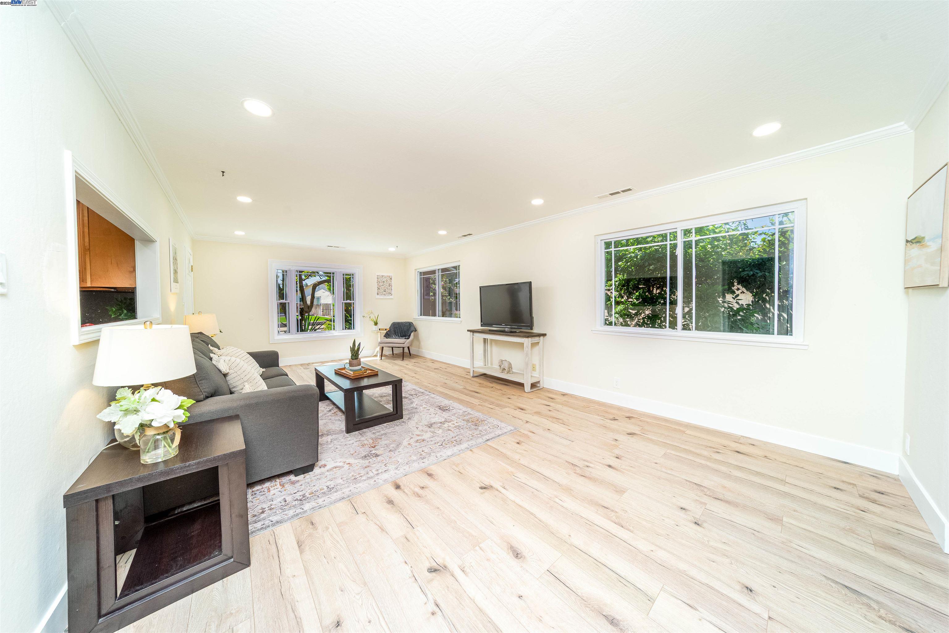 4677 Piper St, Fremont, California 94538, 4 Bedrooms Bedrooms, 7 Rooms Rooms,3 BathroomsBathrooms,Residential,For Sale,4677 Piper St,41099149