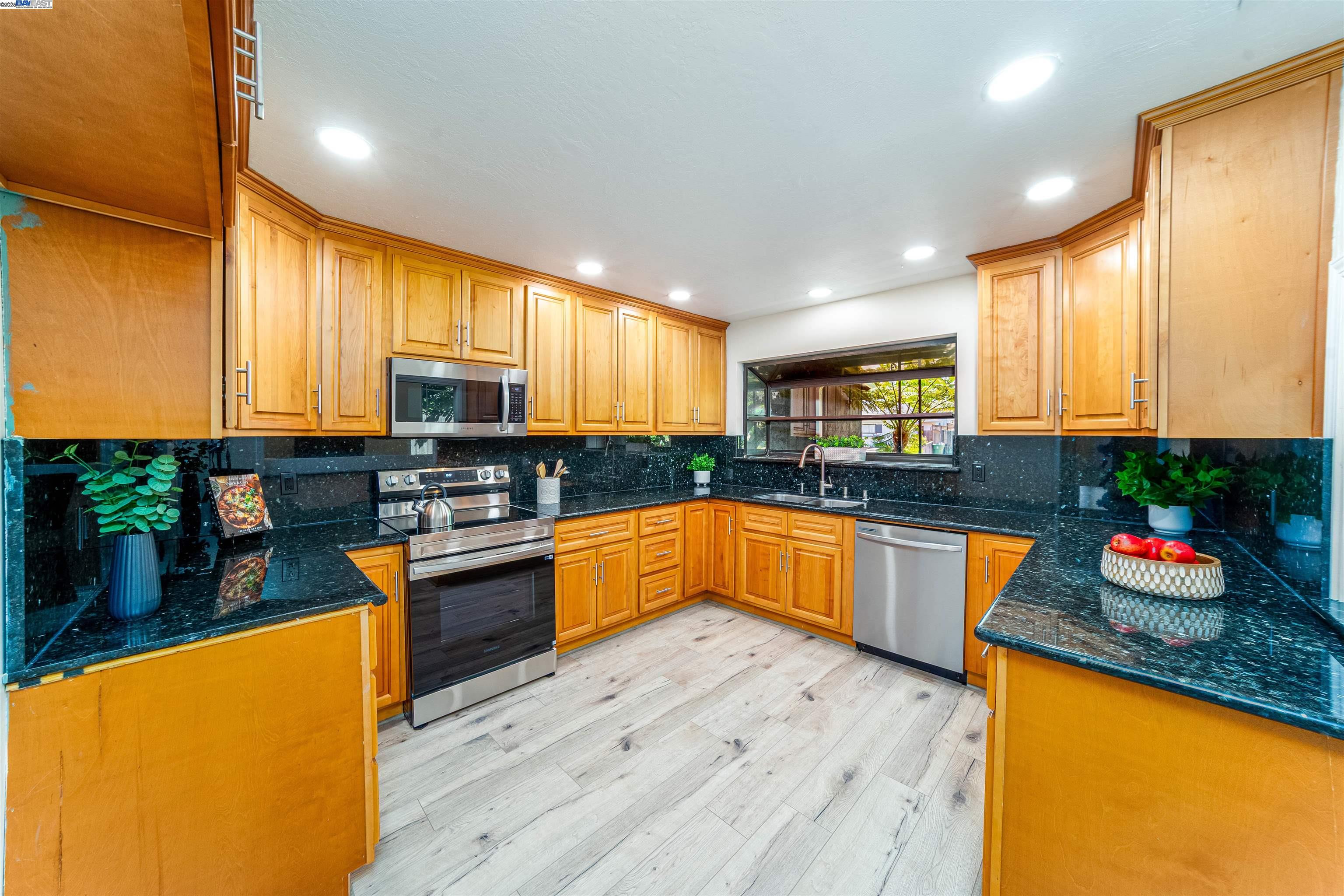 4677 Piper St, Fremont, California 94538, 4 Bedrooms Bedrooms, 7 Rooms Rooms,3 BathroomsBathrooms,Residential,For Sale,4677 Piper St,41099149