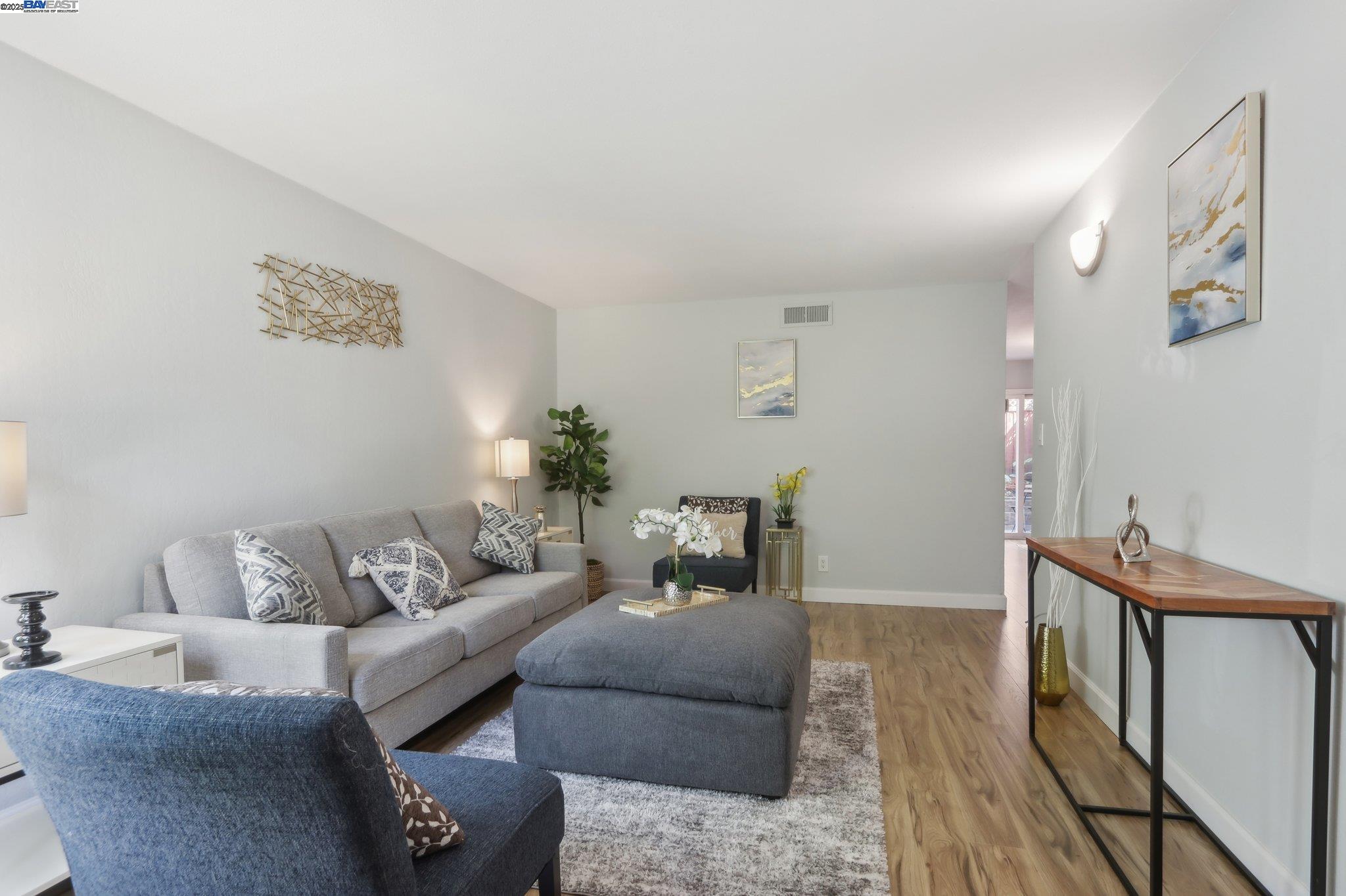 Photo #2: 41099172 Listing 