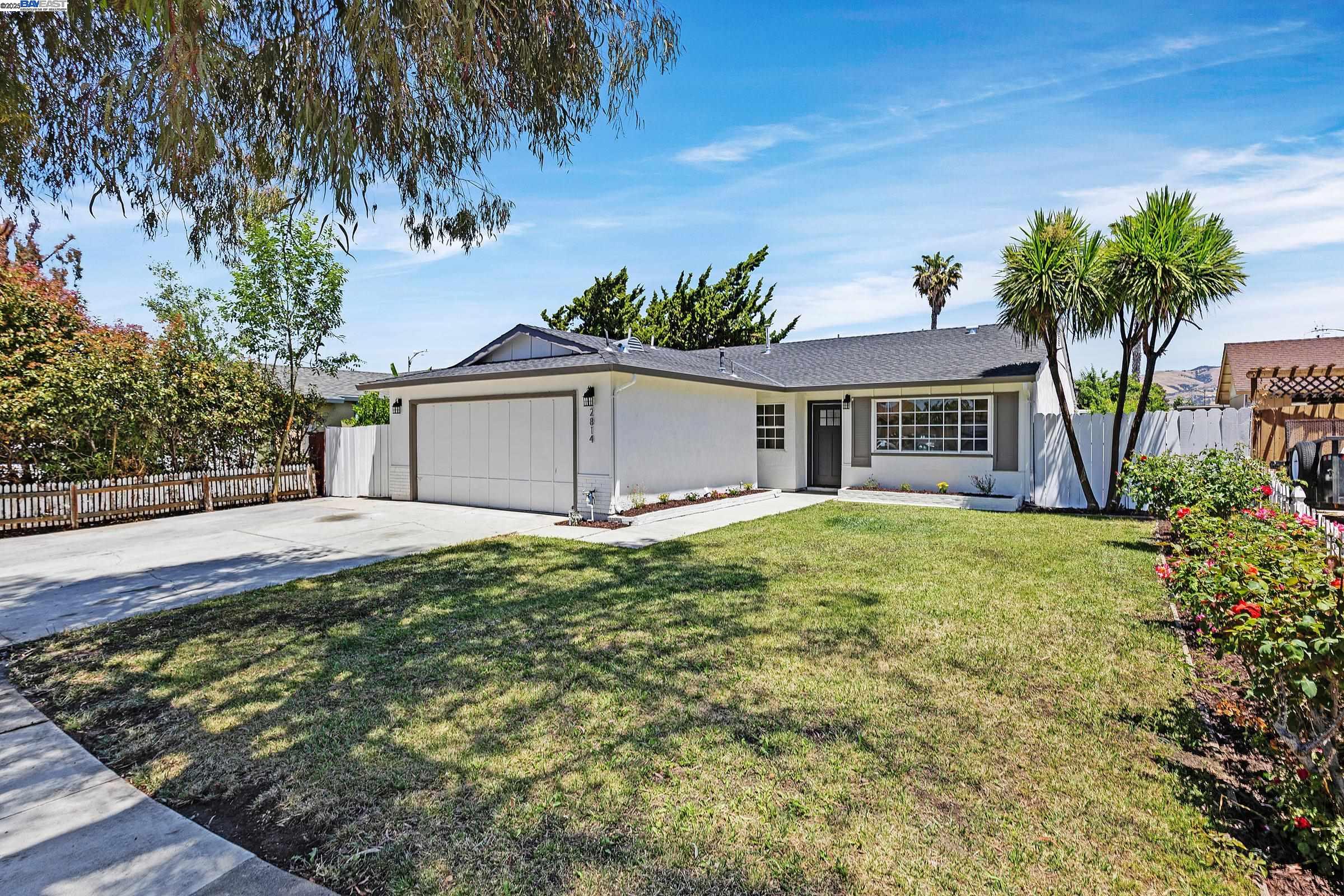 Detail Gallery Image 1 of 1 For 2814 Bunker Ct, San Jose,  CA 95121 - 4 Beds | 3 Baths