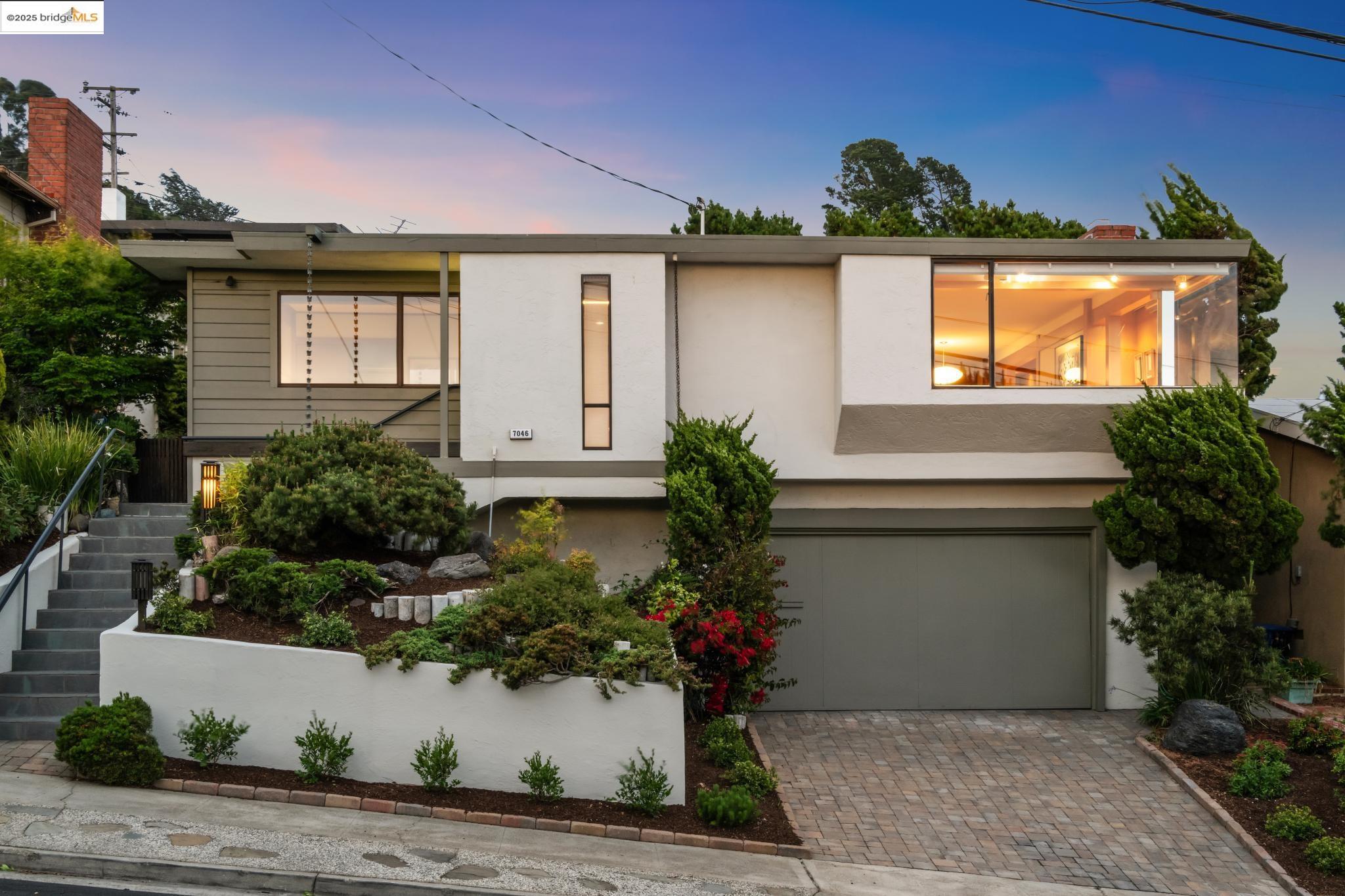 Detail Gallery Image 1 of 1 For 7046 Cutting Blvd, El Cerrito,  CA 94530 - 3 Beds | 2 Baths