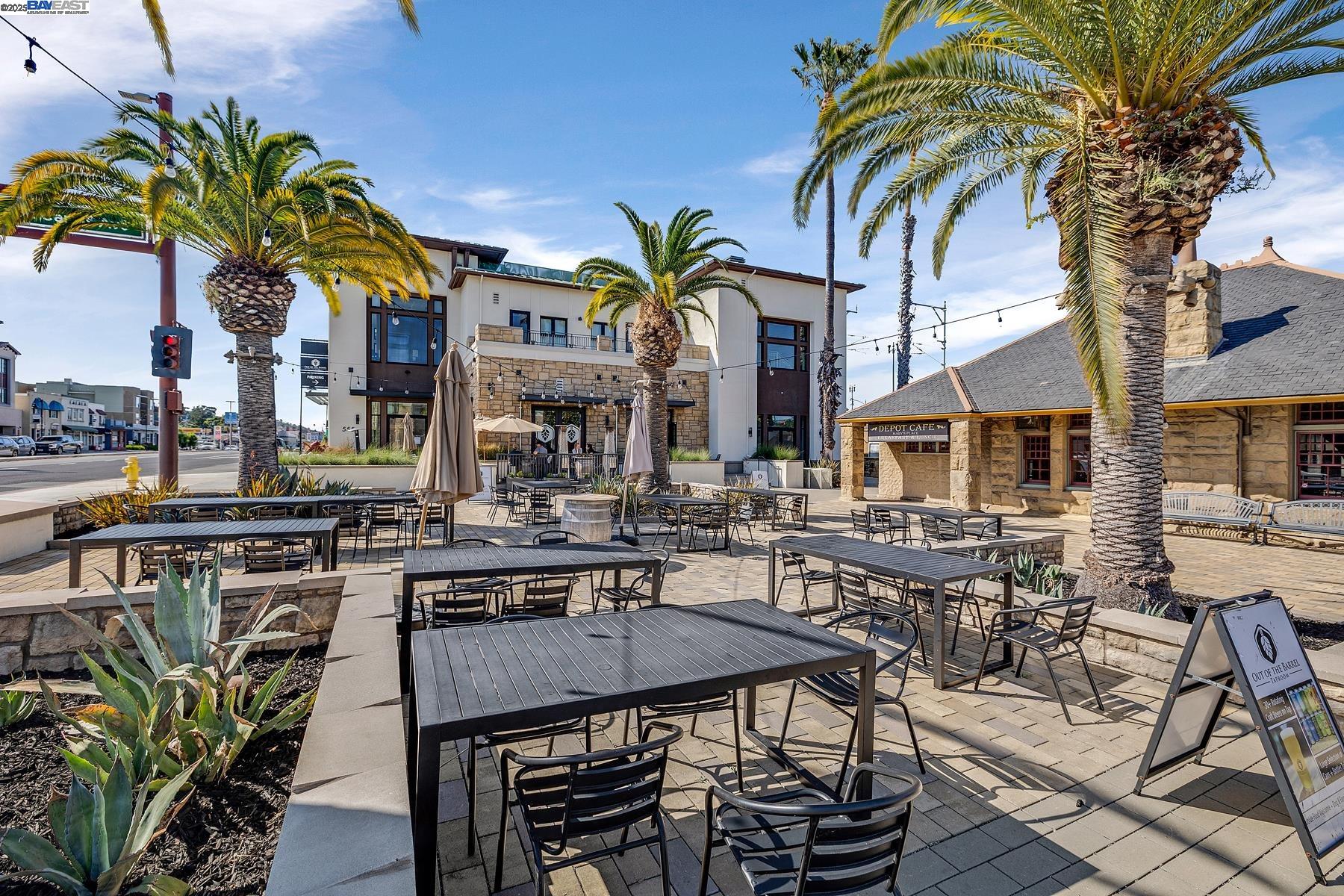 Detail Gallery Image 52 of 60 For 520 El Camino Real #202,  San Carlos,  CA 94070 - 2 Beds | 2 Baths