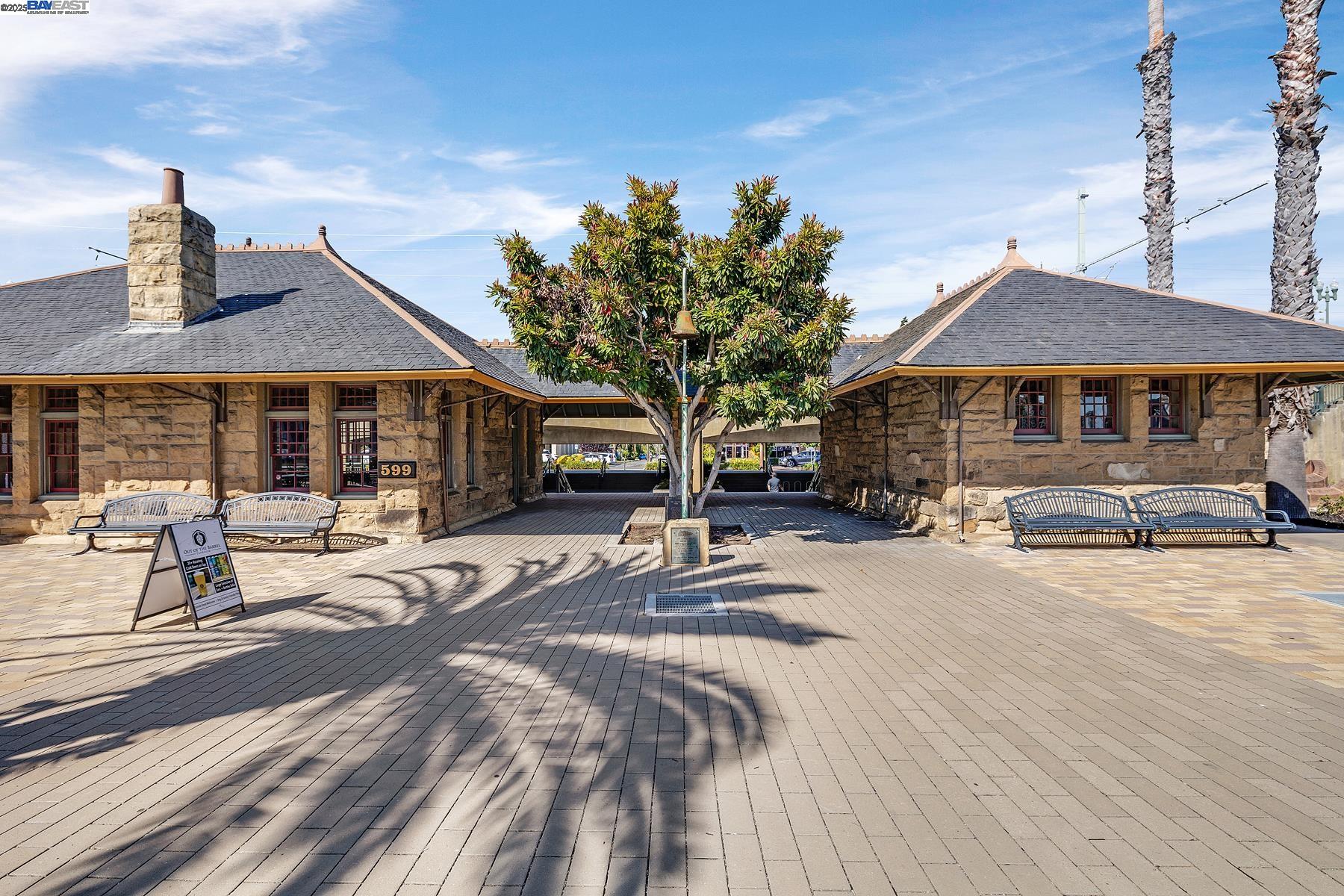 Detail Gallery Image 53 of 60 For 520 El Camino Real #202,  San Carlos,  CA 94070 - 2 Beds | 2 Baths