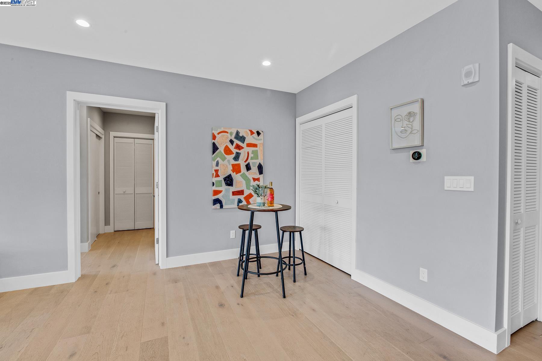 Detail Gallery Image 17 of 60 For 520 El Camino Real #308,  San Carlos,  CA 94070 - 3 Beds | 2 Baths