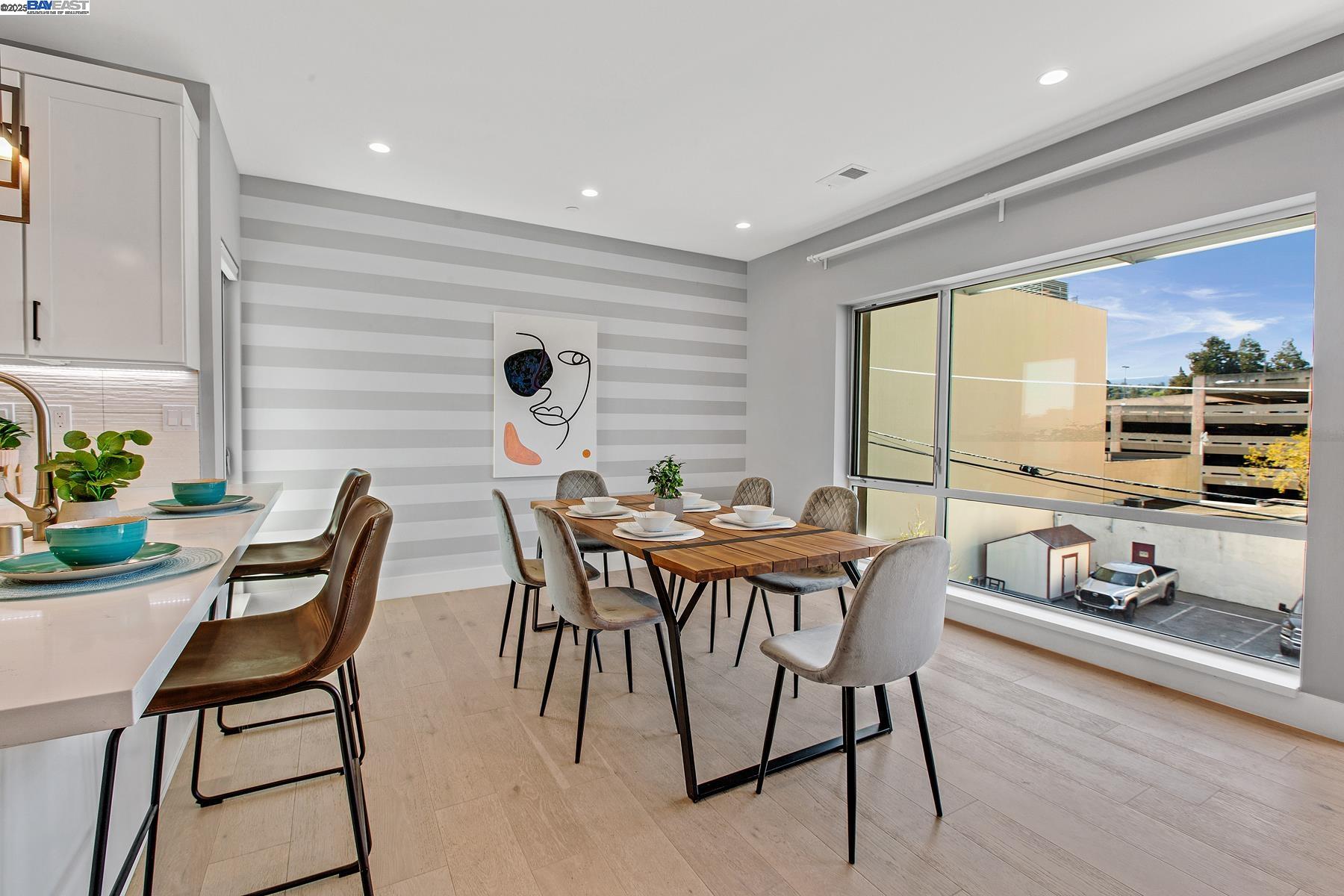 Detail Gallery Image 19 of 60 For 520 El Camino Real #308,  San Carlos,  CA 94070 - 3 Beds | 2 Baths