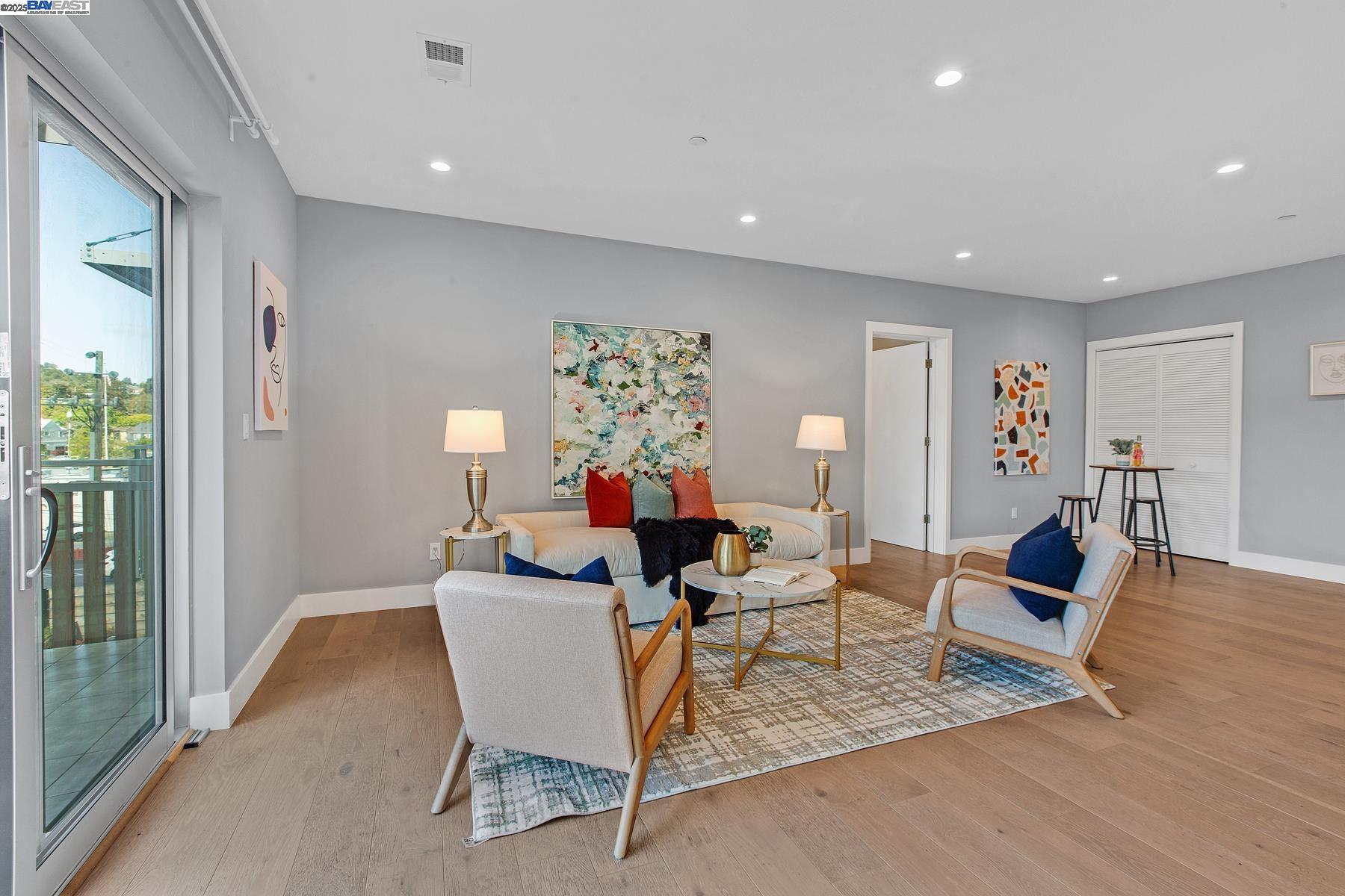 Detail Gallery Image 24 of 60 For 520 El Camino Real #308,  San Carlos,  CA 94070 - 3 Beds | 2 Baths