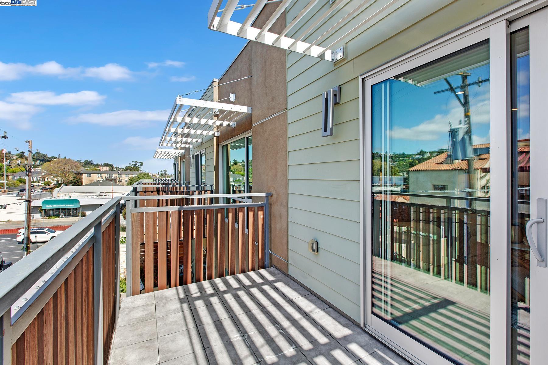 Detail Gallery Image 28 of 60 For 520 El Camino Real #308,  San Carlos,  CA 94070 - 3 Beds | 2 Baths