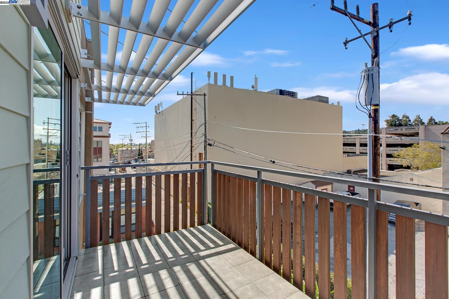 Detail Gallery Image 29 of 60 For 520 El Camino Real #308,  San Carlos,  CA 94070 - 3 Beds | 2 Baths