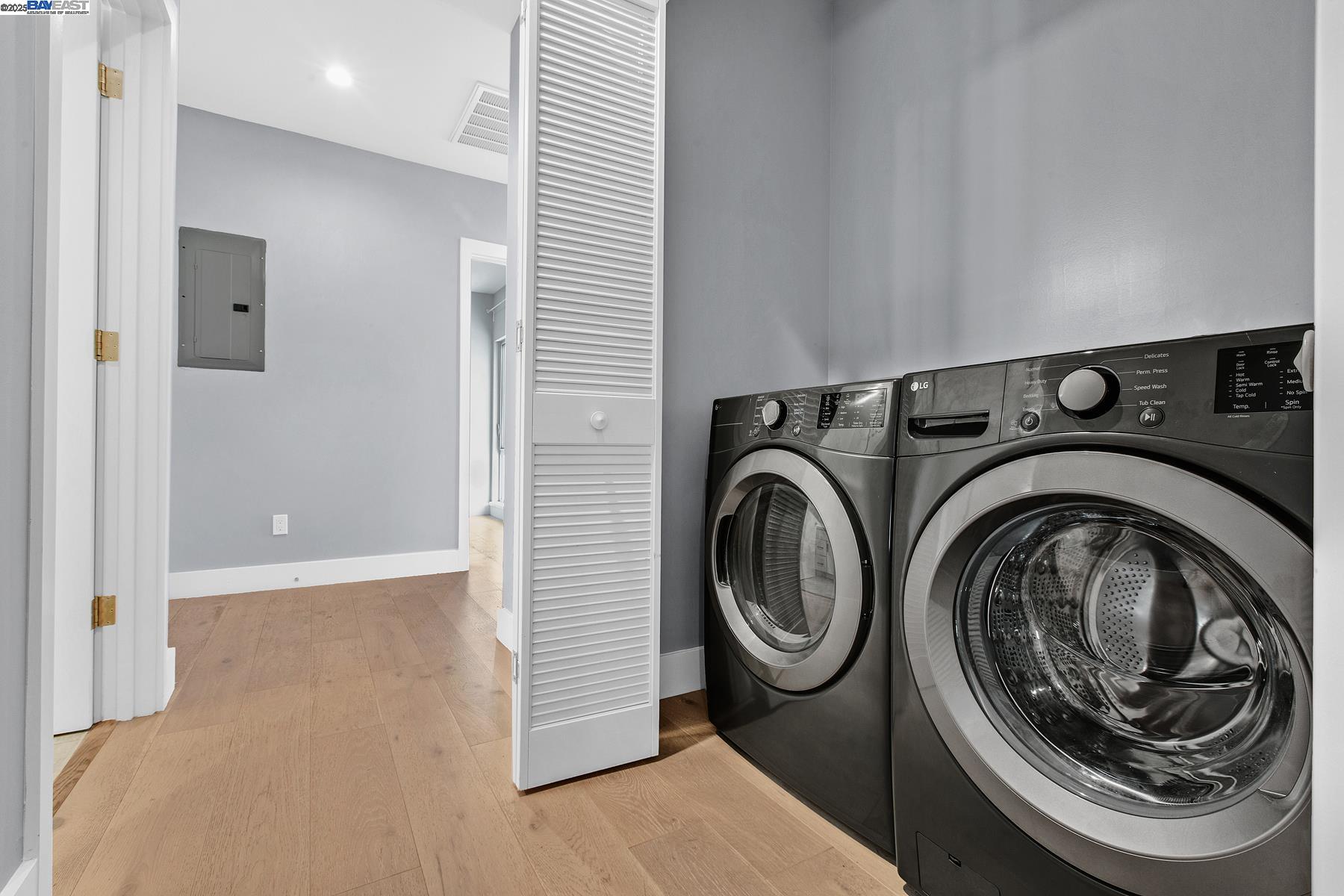Detail Gallery Image 9 of 60 For 520 El Camino Real #308,  San Carlos,  CA 94070 - 3 Beds | 2 Baths