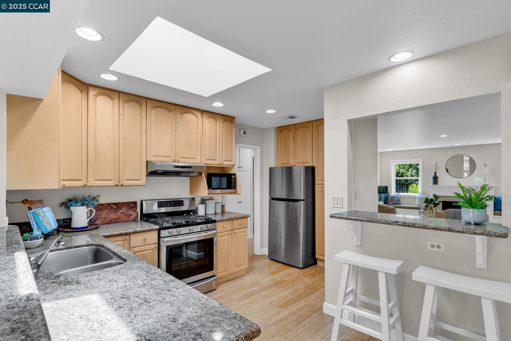 Detail Gallery Image 16 of 38 For 81 Maple Lane, Walnut Creek,  CA 94595 - 3 Beds | 2 Baths
