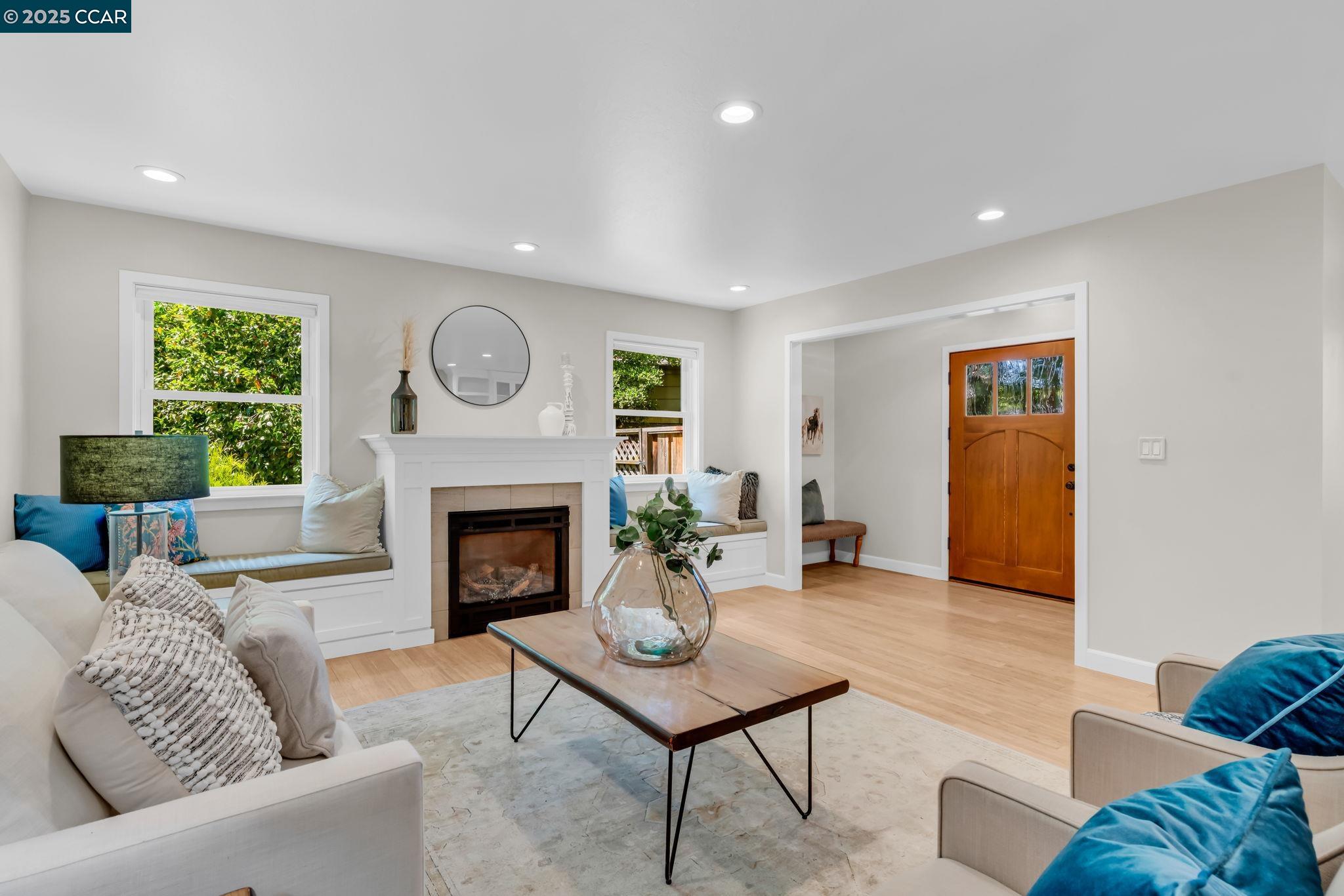 Detail Gallery Image 4 of 38 For 81 Maple Lane, Walnut Creek,  CA 94595 - 3 Beds | 2 Baths