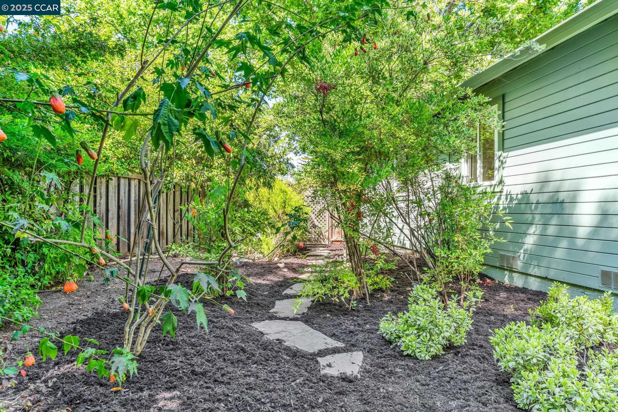 Detail Gallery Image 33 of 38 For 81 Maple Lane, Walnut Creek,  CA 94595 - 3 Beds | 2 Baths