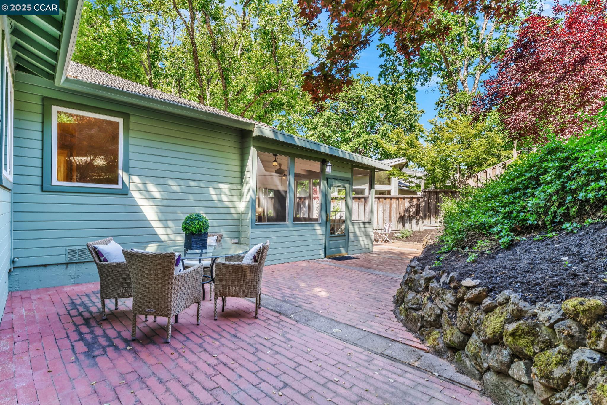 Detail Gallery Image 34 of 38 For 81 Maple Lane, Walnut Creek,  CA 94595 - 3 Beds | 2 Baths