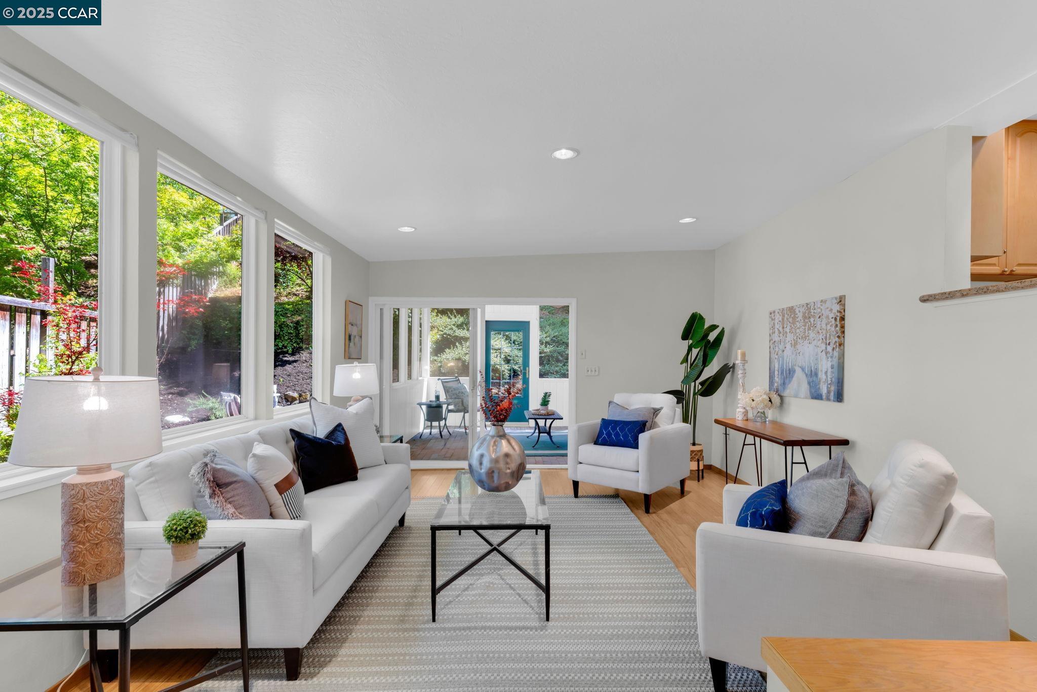 Detail Gallery Image 9 of 38 For 81 Maple Lane, Walnut Creek,  CA 94595 - 3 Beds | 2 Baths