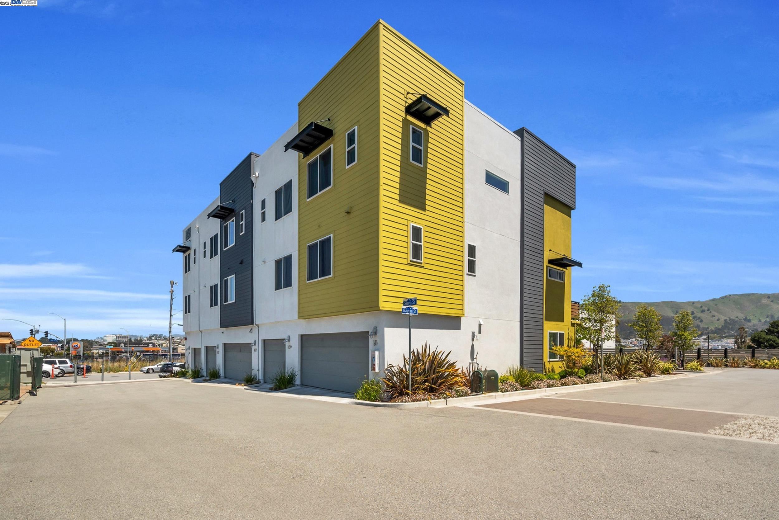 Detail Gallery Image 36 of 40 For 107 Silang St, Daly City,  CA 94014 - 4 Beds | 4 Baths