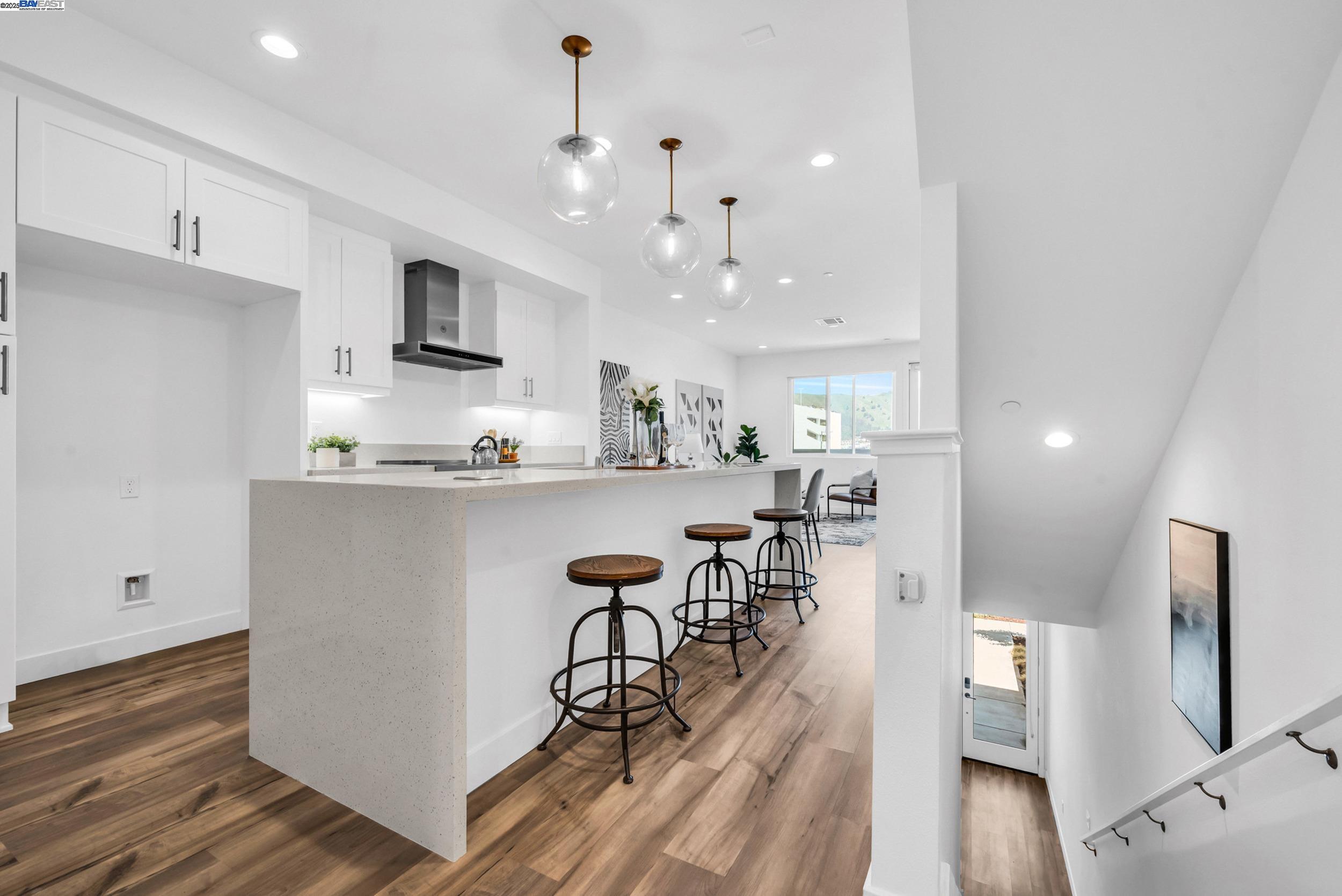Detail Gallery Image 9 of 40 For 107 Silang St, Daly City,  CA 94014 - 4 Beds | 4 Baths