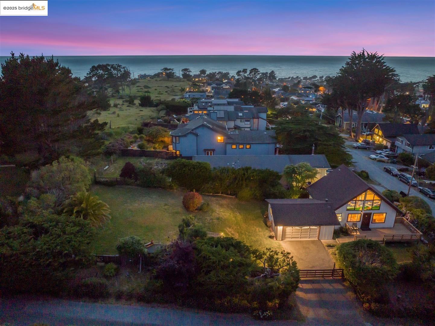 Detail Gallery Image 3 of 60 For 1400 Audubon Ave, Montara,  CA 94037 - 2 Beds | 2 Baths