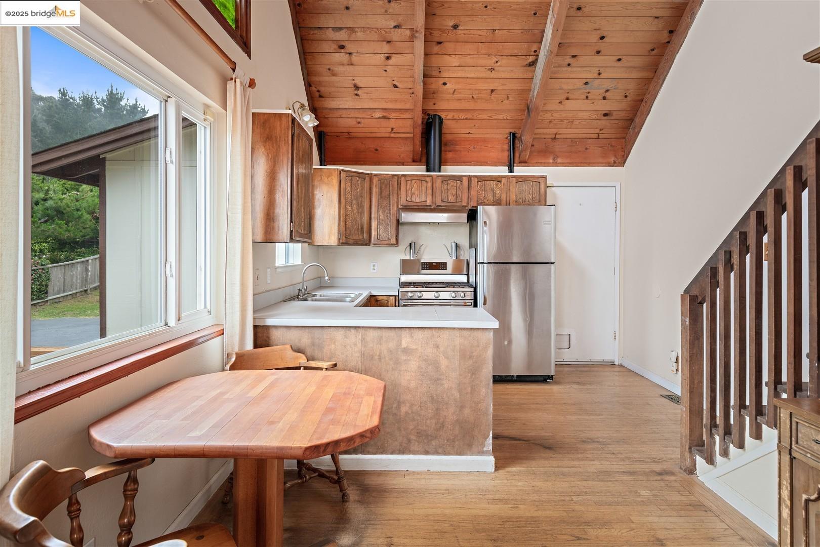 Detail Gallery Image 8 of 60 For 1400 Audubon Ave, Montara,  CA 94037 - 2 Beds | 2 Baths