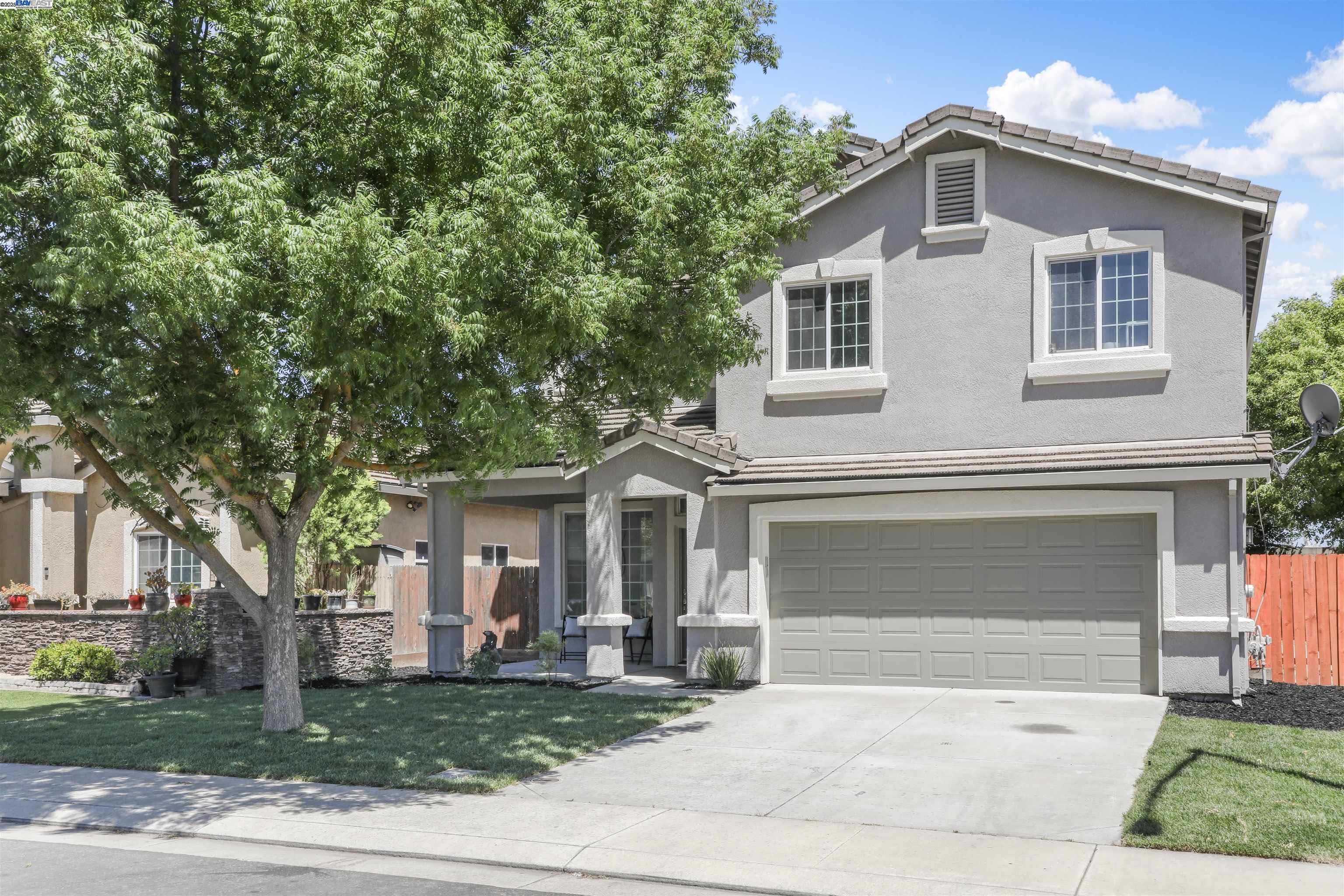 Detail Gallery Image 1 of 1 For 4518 Sydney Ln, Stockton,  CA 95206-6287 - 4 Beds | 2/1 Baths