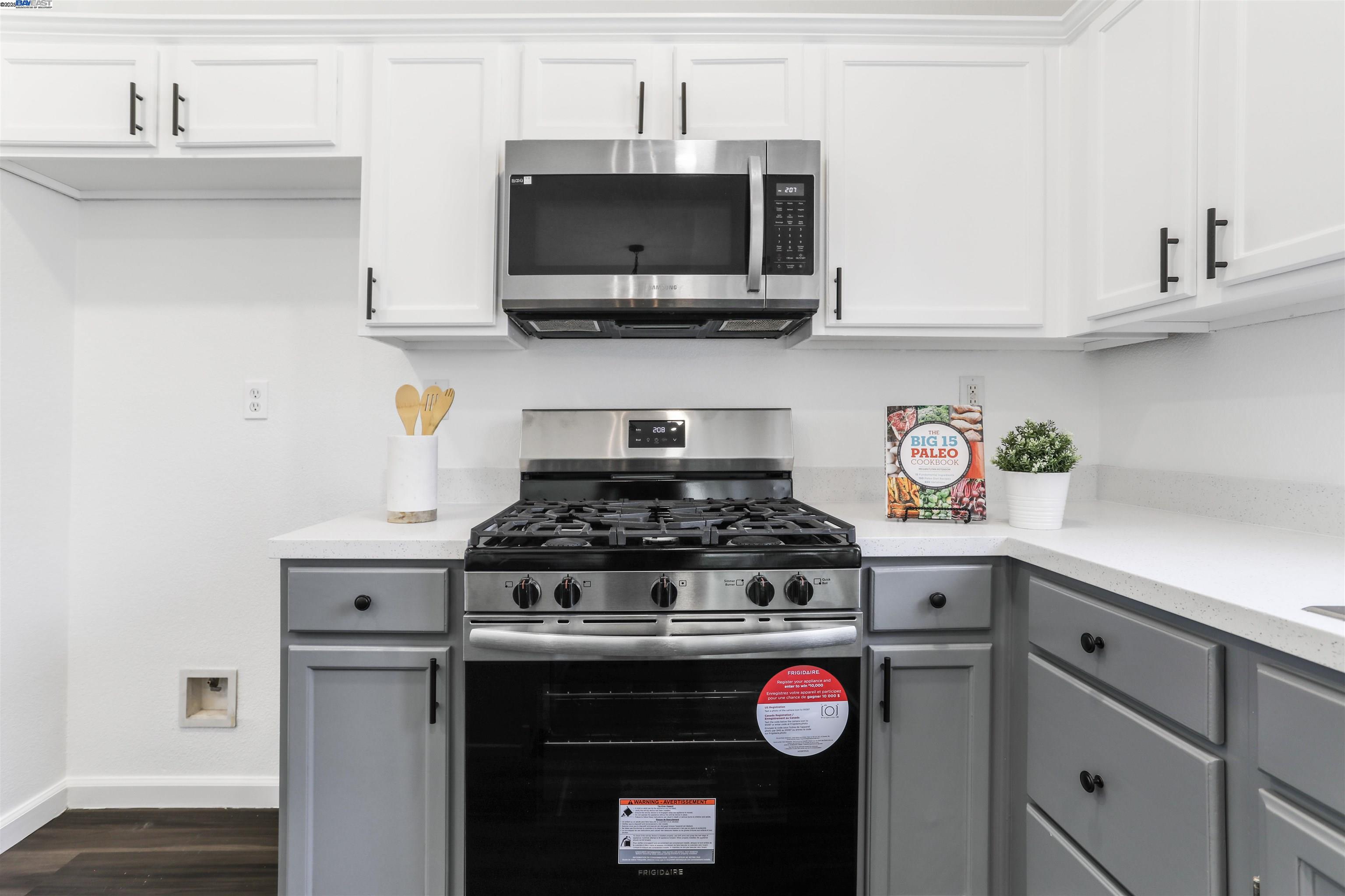 Detail Gallery Image 15 of 41 For 4518 Sydney Ln, Stockton,  CA 95206-6287 - 4 Beds | 2/1 Baths