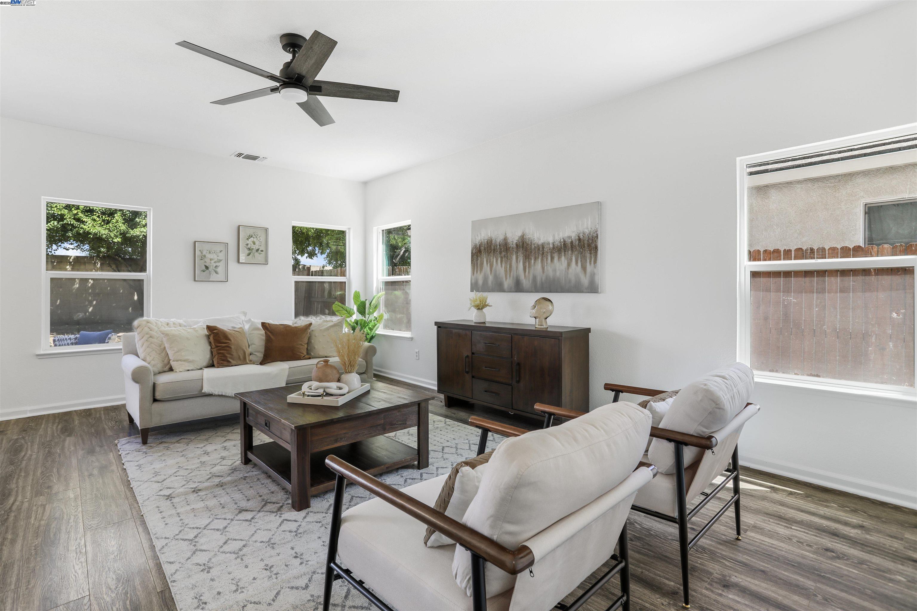 Detail Gallery Image 20 of 41 For 4518 Sydney Ln, Stockton,  CA 95206-6287 - 4 Beds | 2/1 Baths