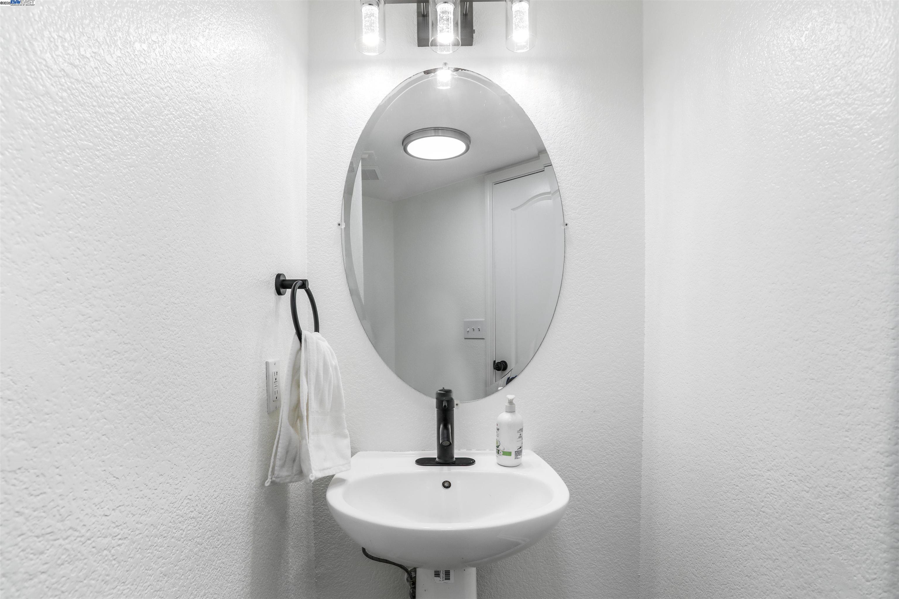 Detail Gallery Image 21 of 41 For 4518 Sydney Ln, Stockton,  CA 95206-6287 - 4 Beds | 2/1 Baths