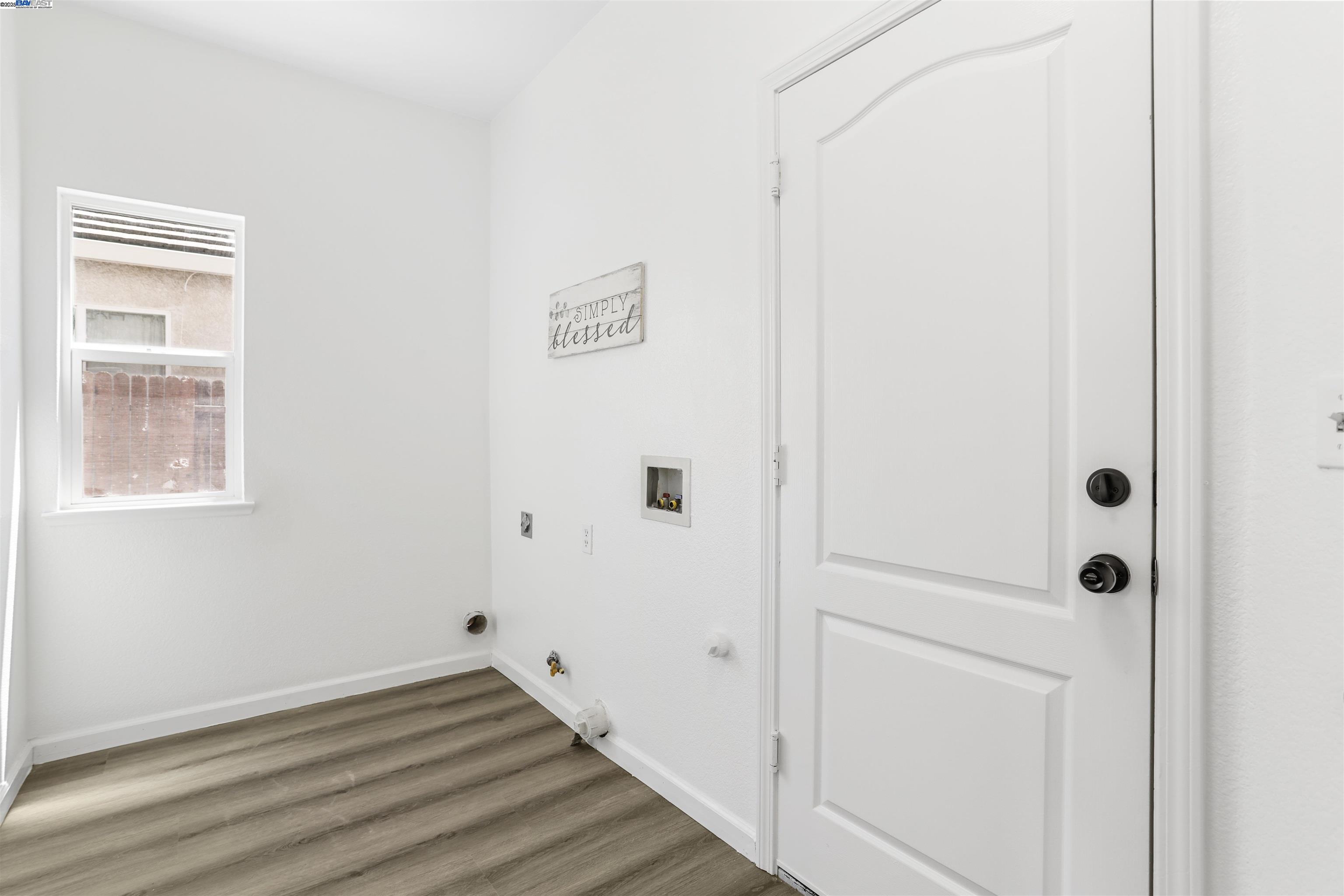 Detail Gallery Image 22 of 41 For 4518 Sydney Ln, Stockton,  CA 95206-6287 - 4 Beds | 2/1 Baths