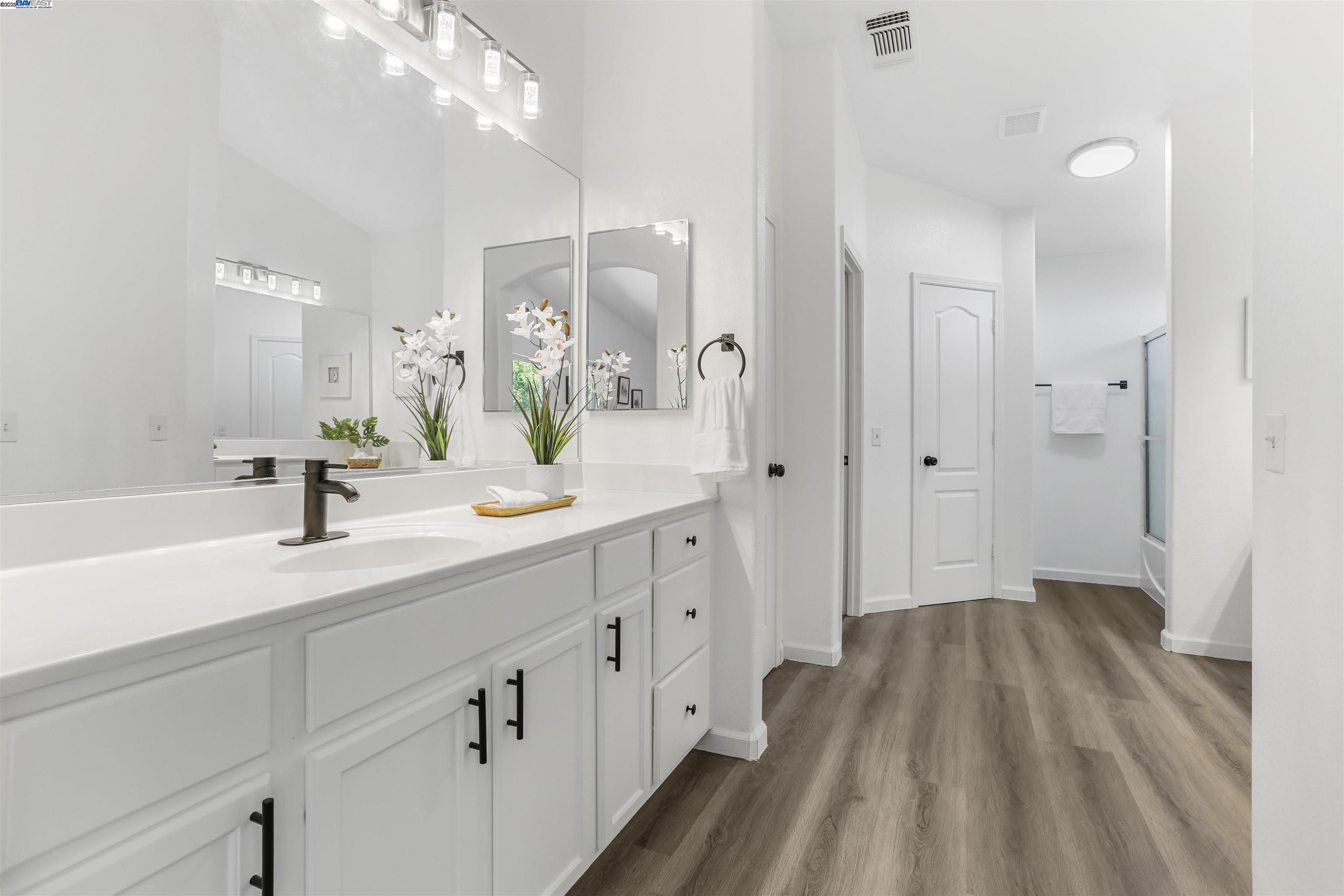 Detail Gallery Image 32 of 41 For 4518 Sydney Ln, Stockton,  CA 95206-6287 - 4 Beds | 2/1 Baths